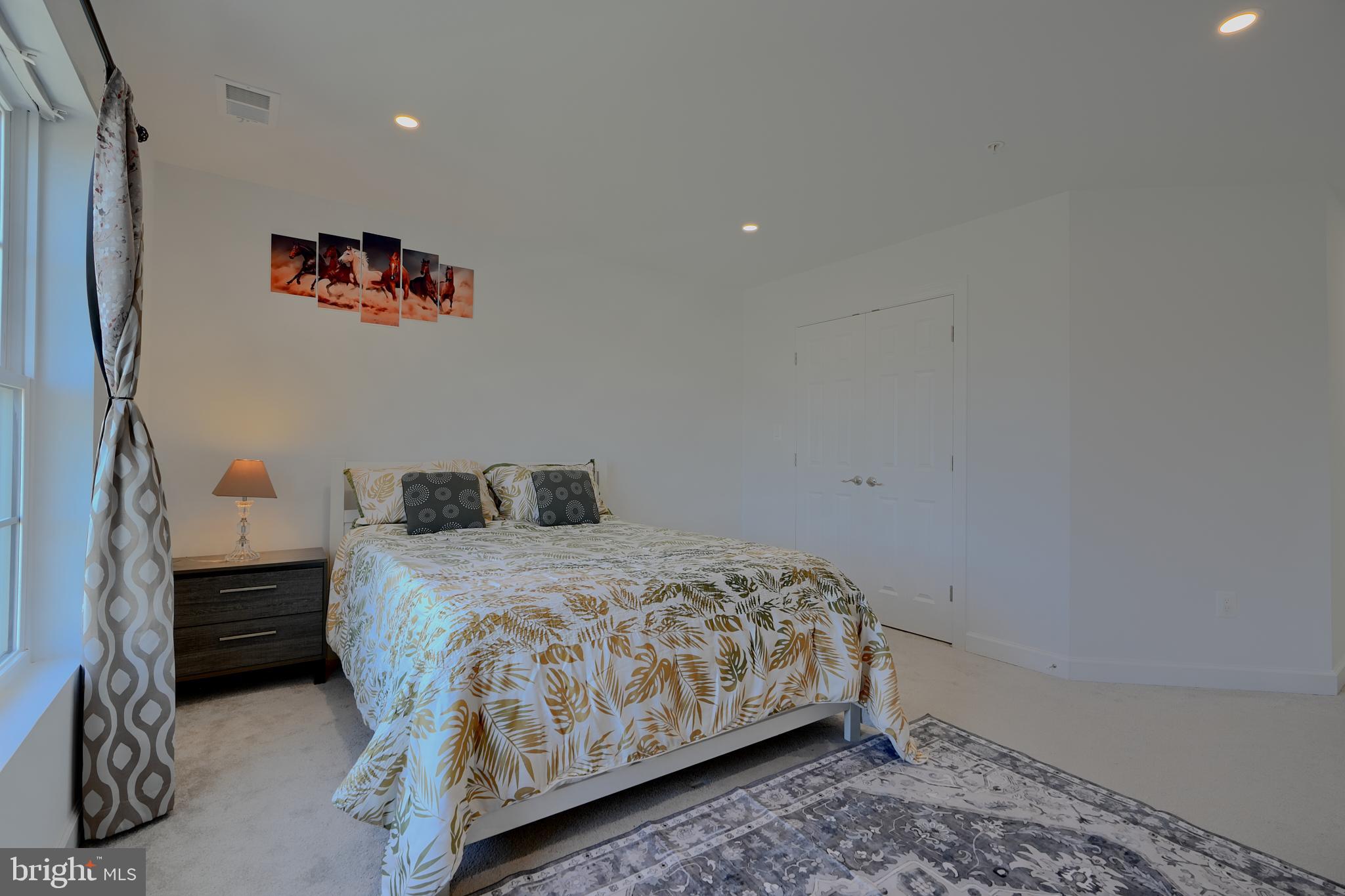 LINDEN HILLS - Residential