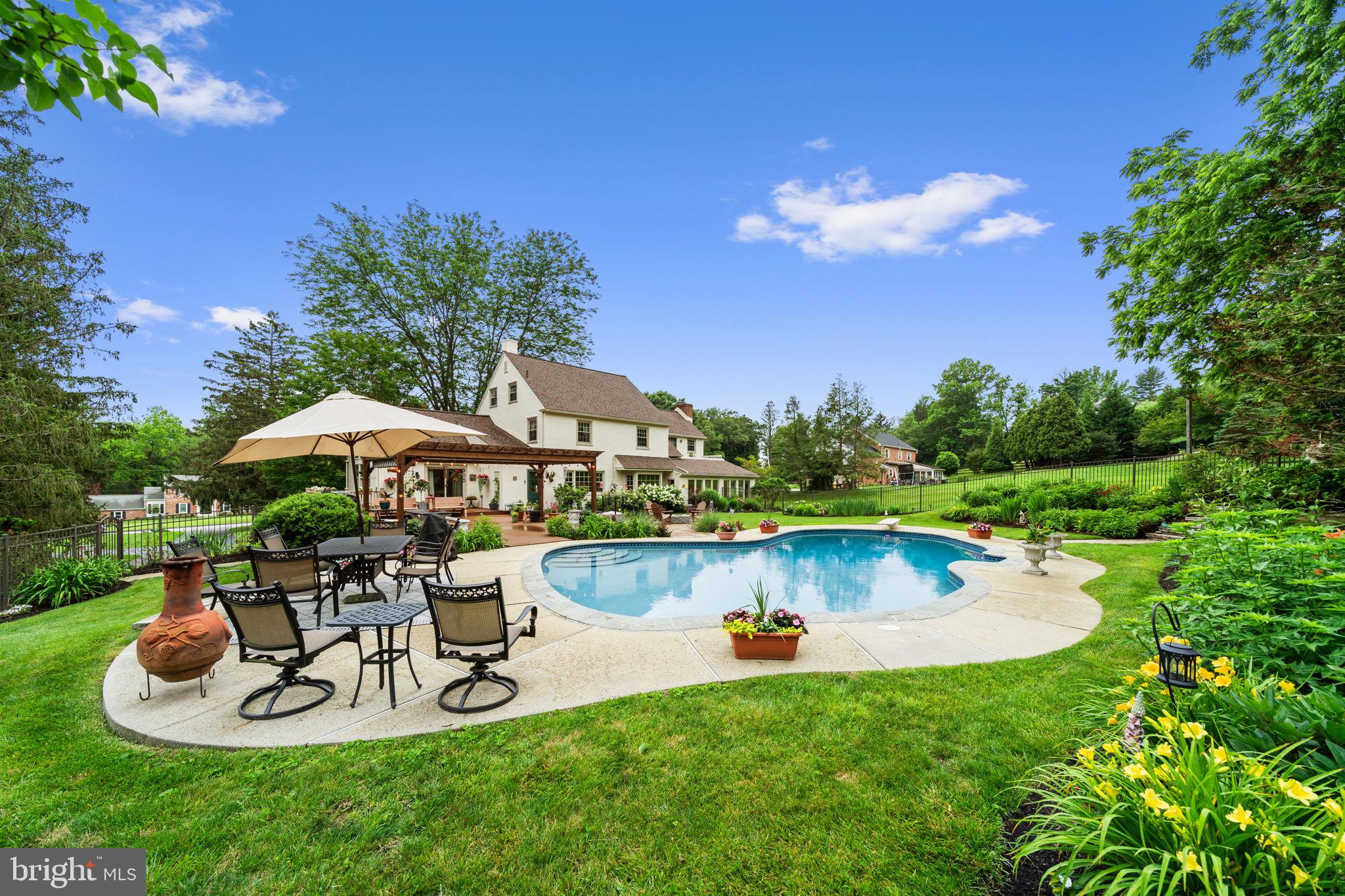 4105 MEADOW LANE
