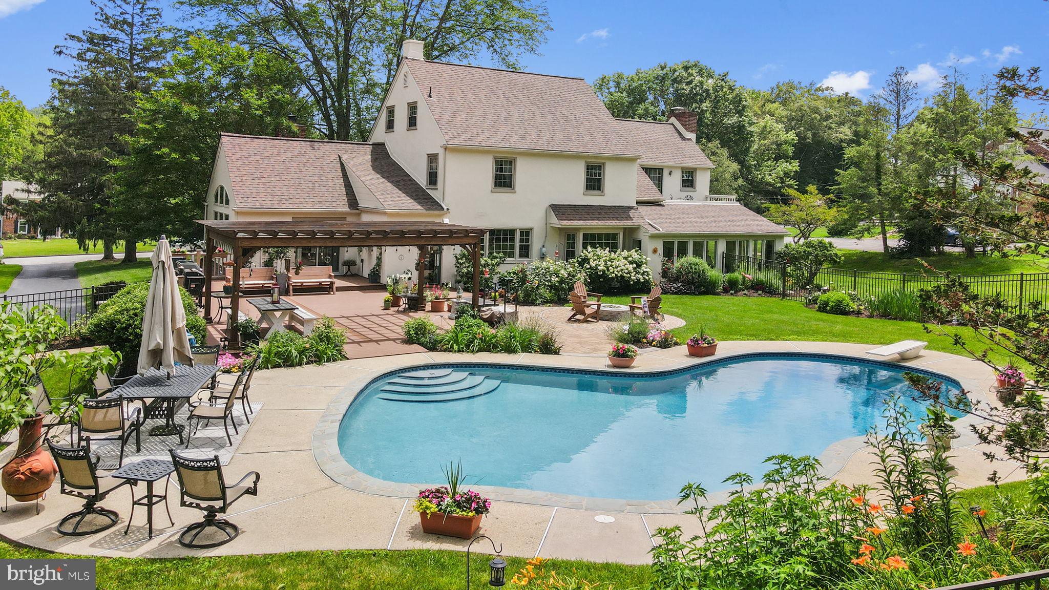 4105 MEADOW LANE
