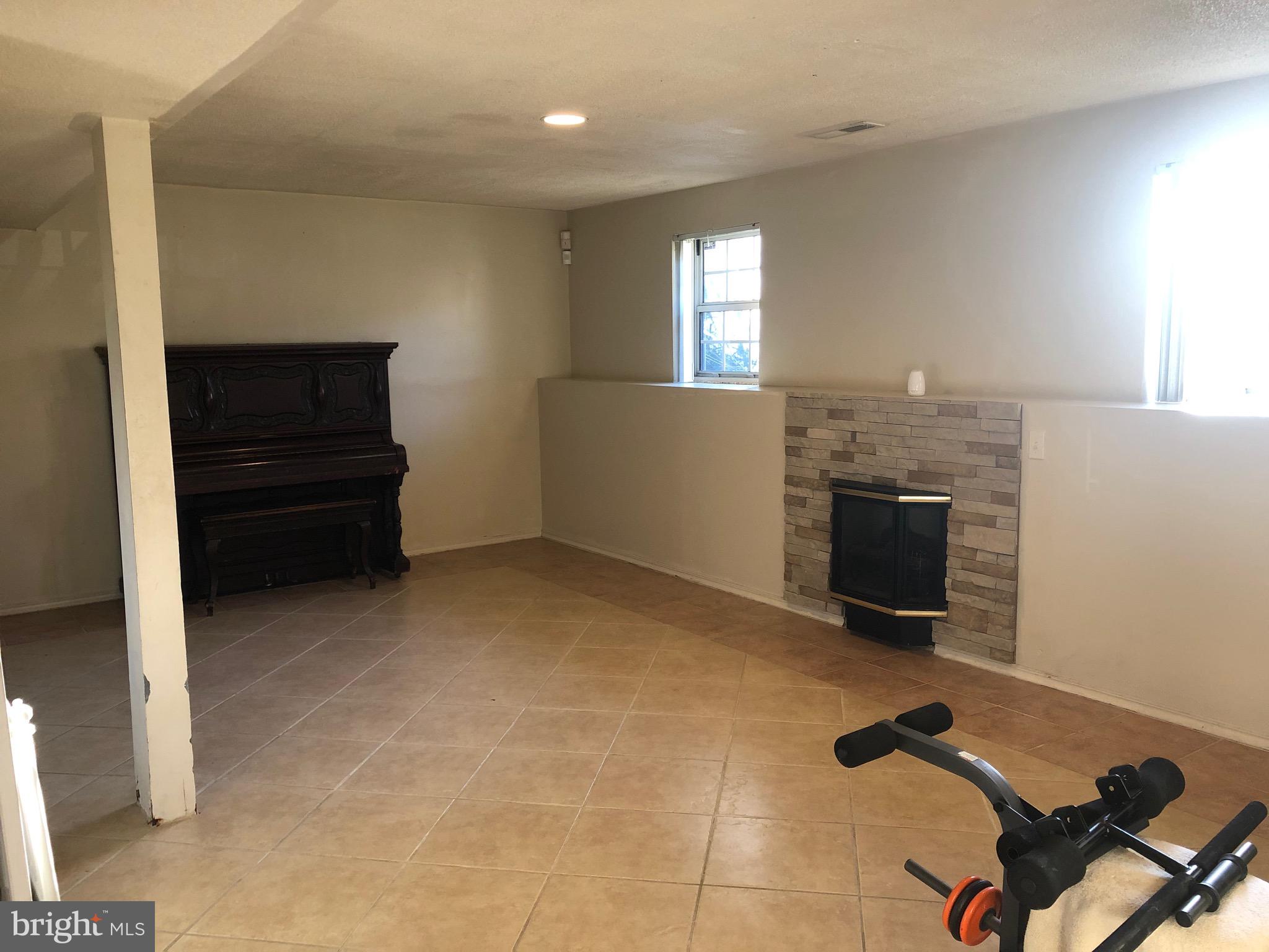 MARLBORO MEADOWS - Residential