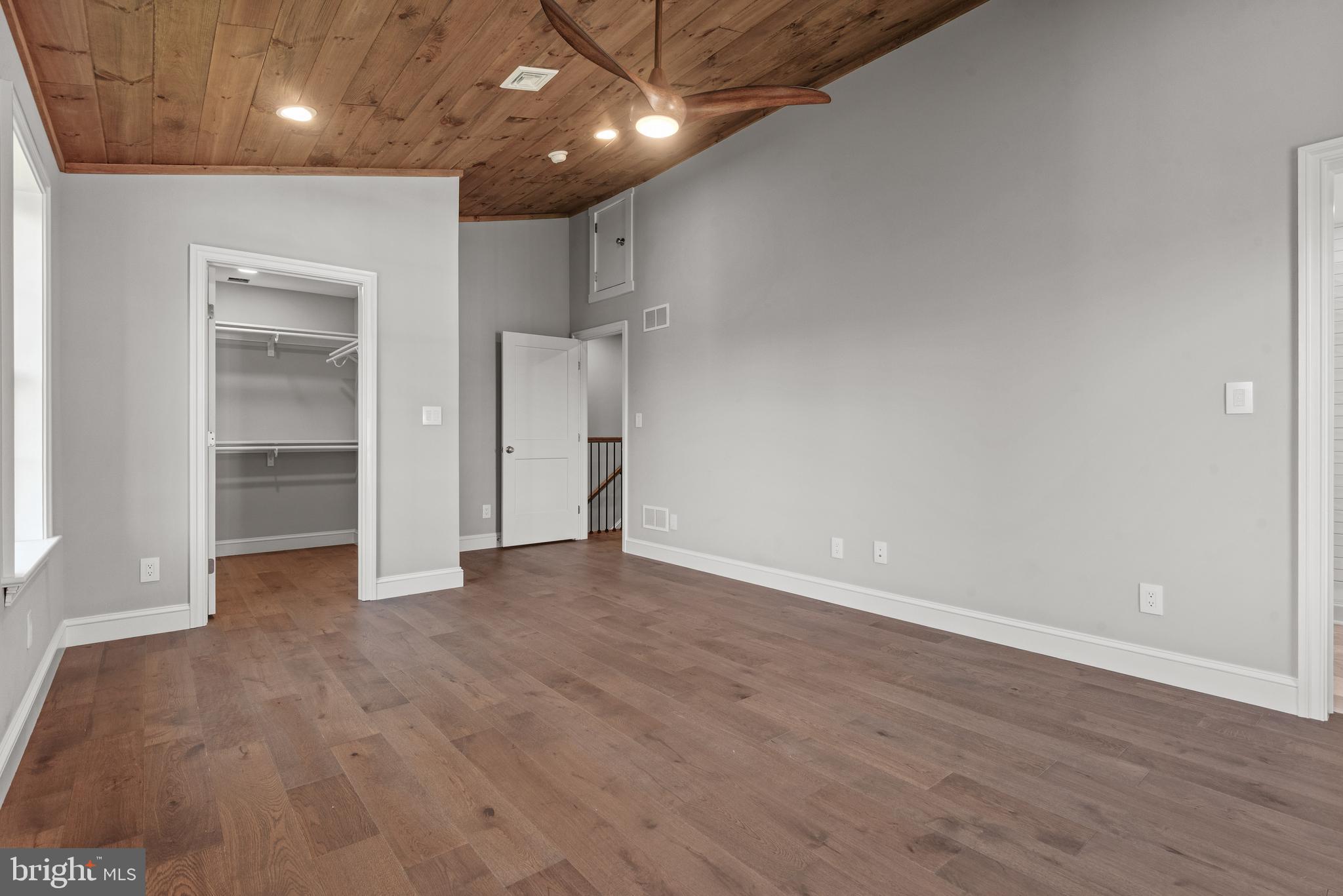 LANCASTER - Residential