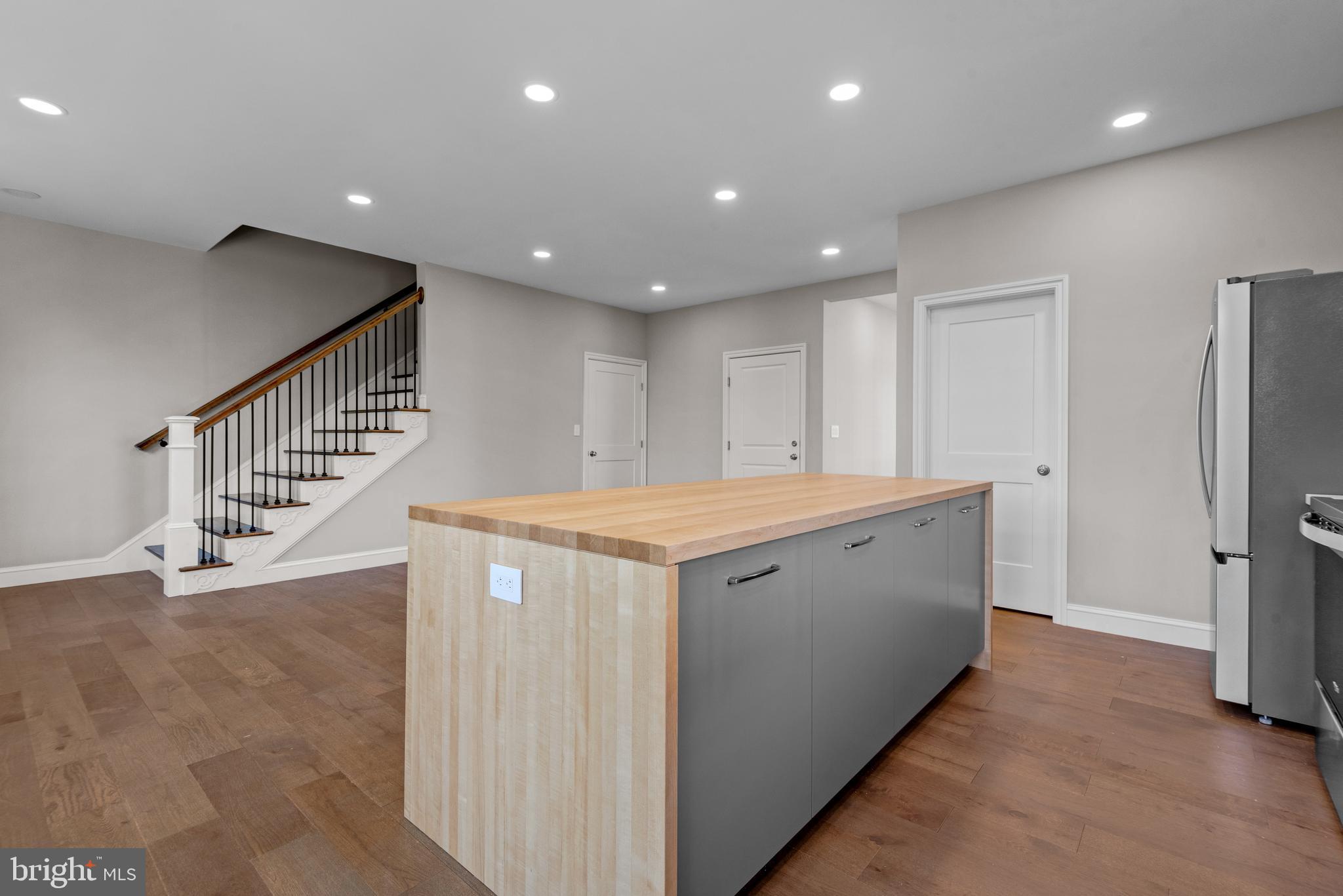 LANCASTER - Residential