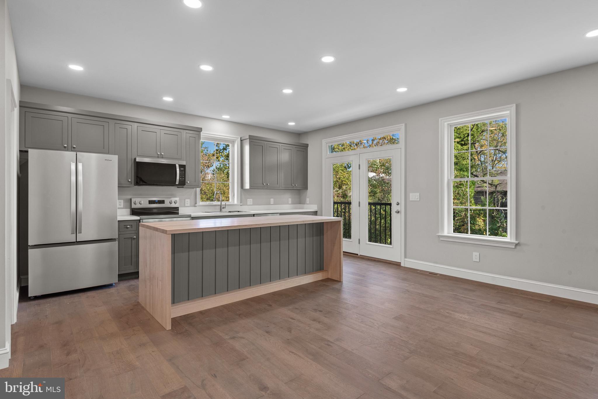 LANCASTER - Residential