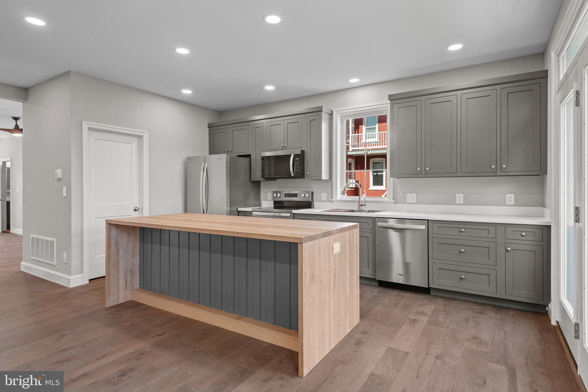 LANCASTER - Residential