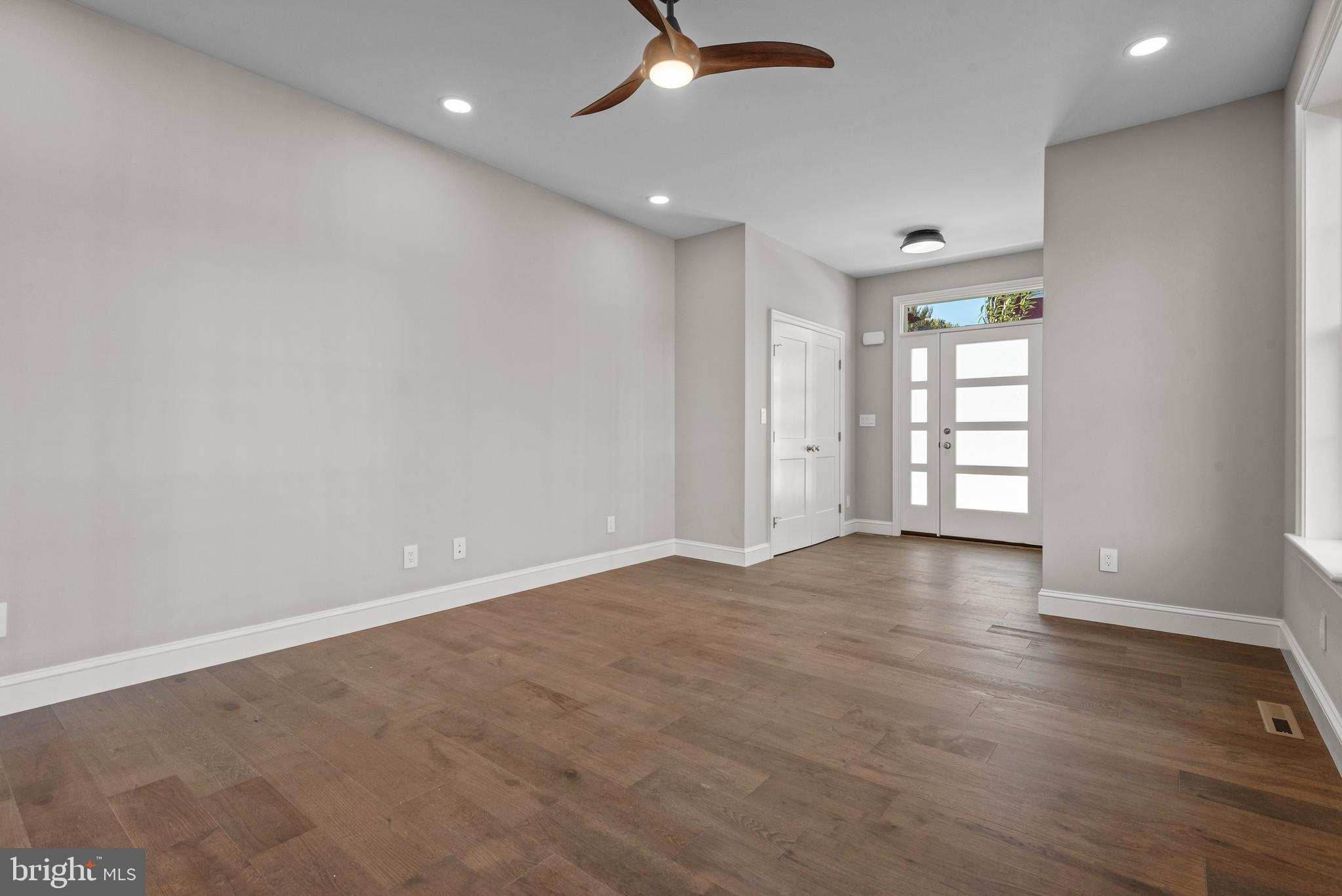 LANCASTER - Residential