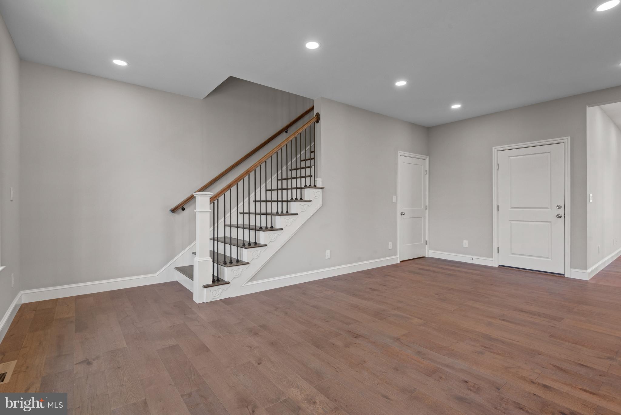 LANCASTER - Residential