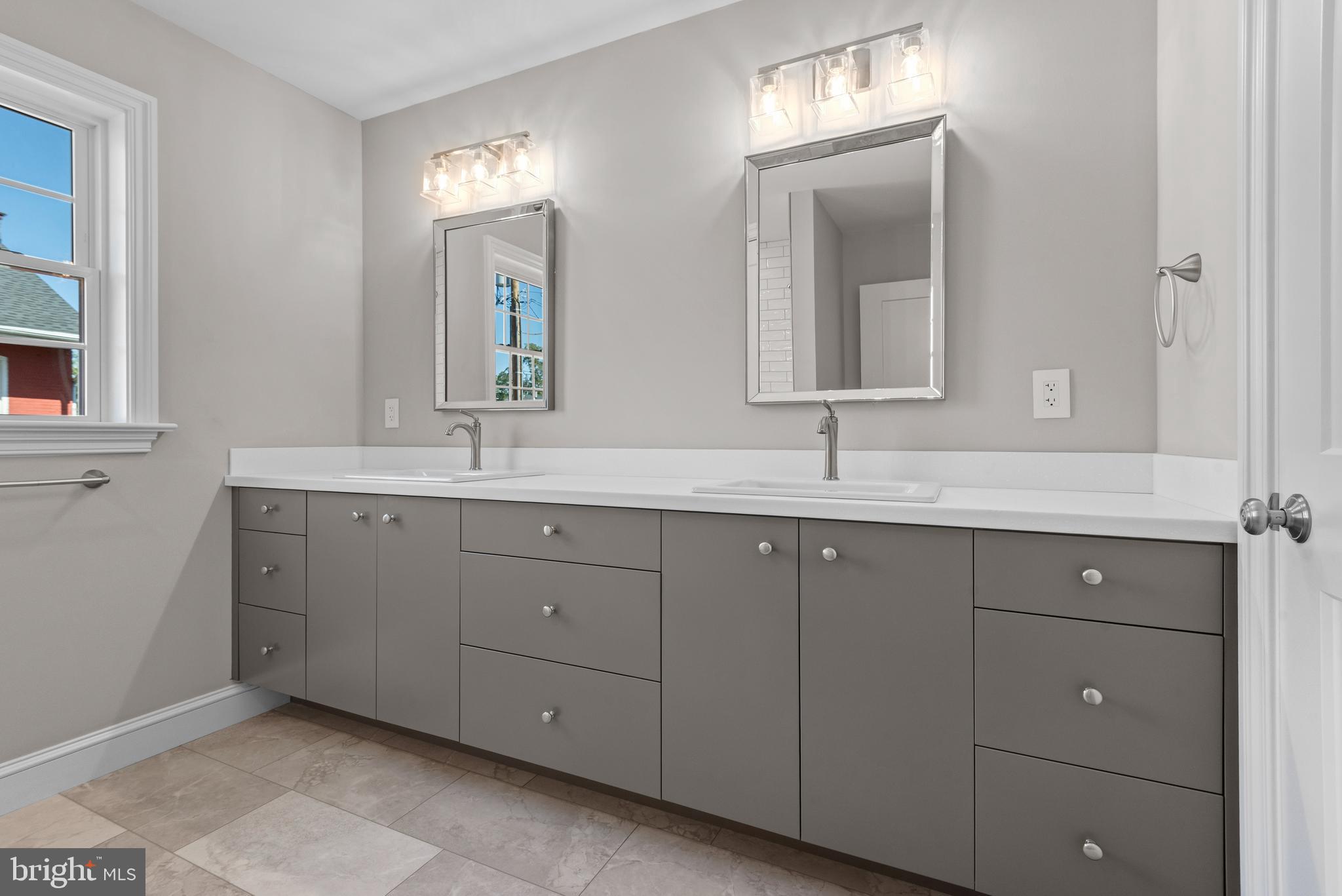 LANCASTER - Residential