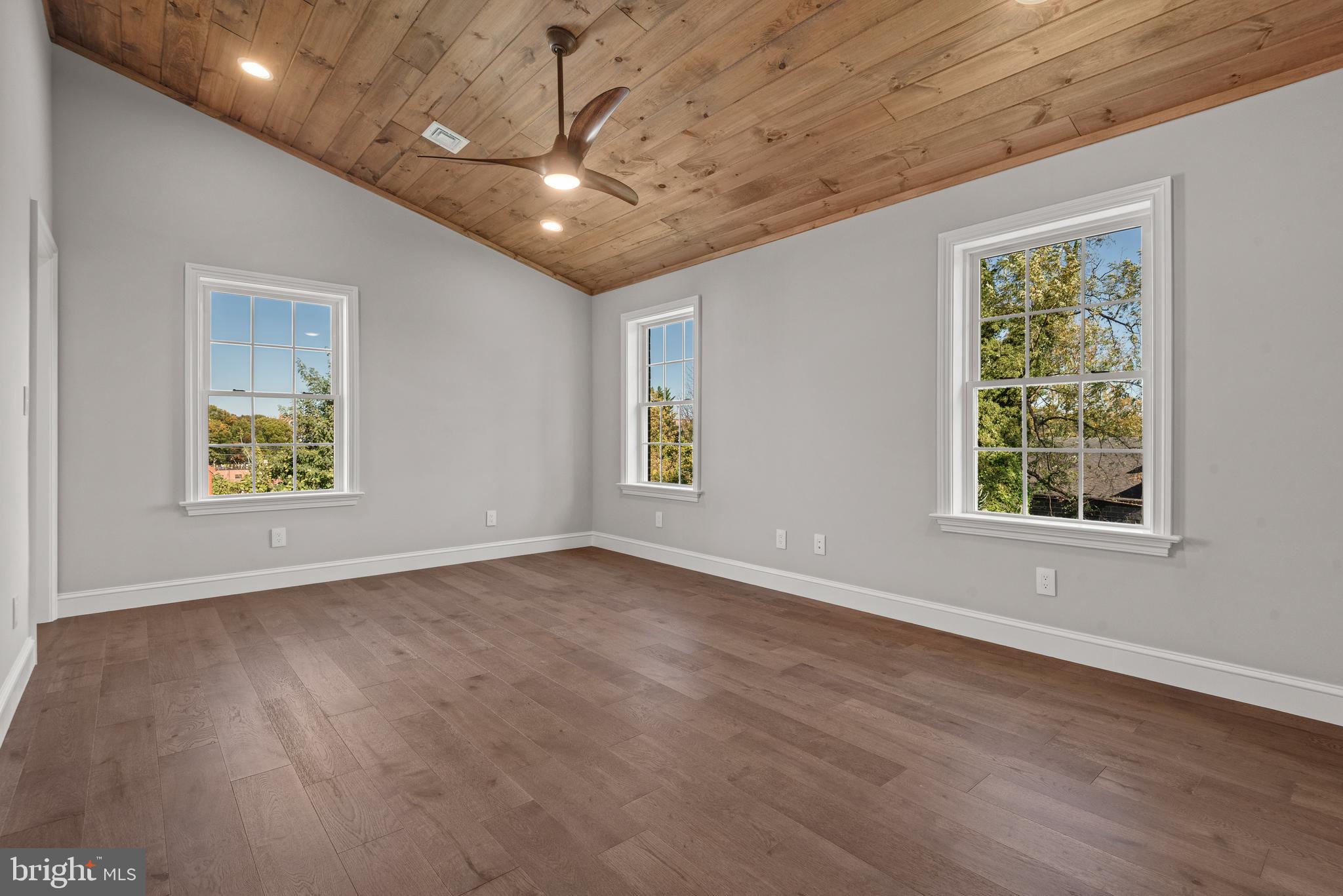 LANCASTER - Residential