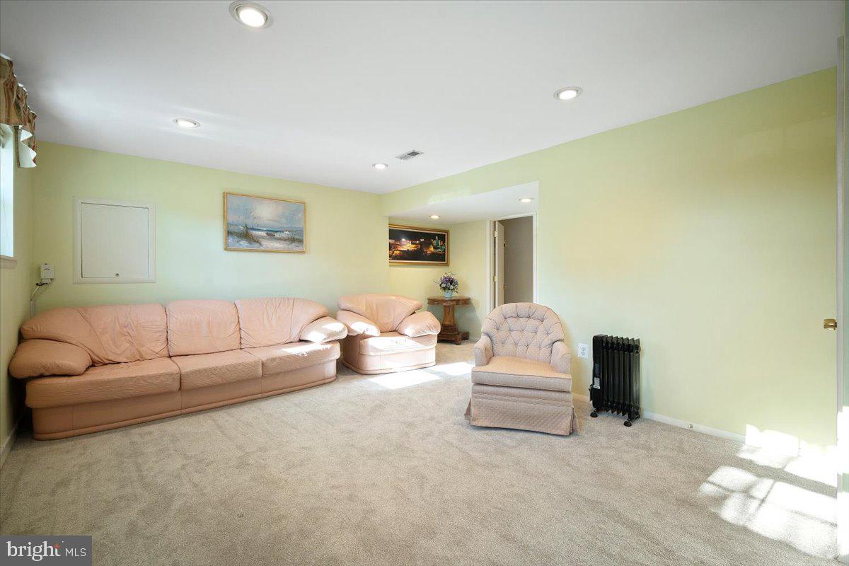 FLOWER HILL - Residential