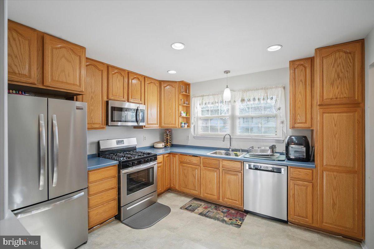 8217 MOUNTAIN LAUREL LANE