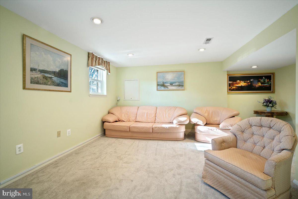 FLOWER HILL - Residential