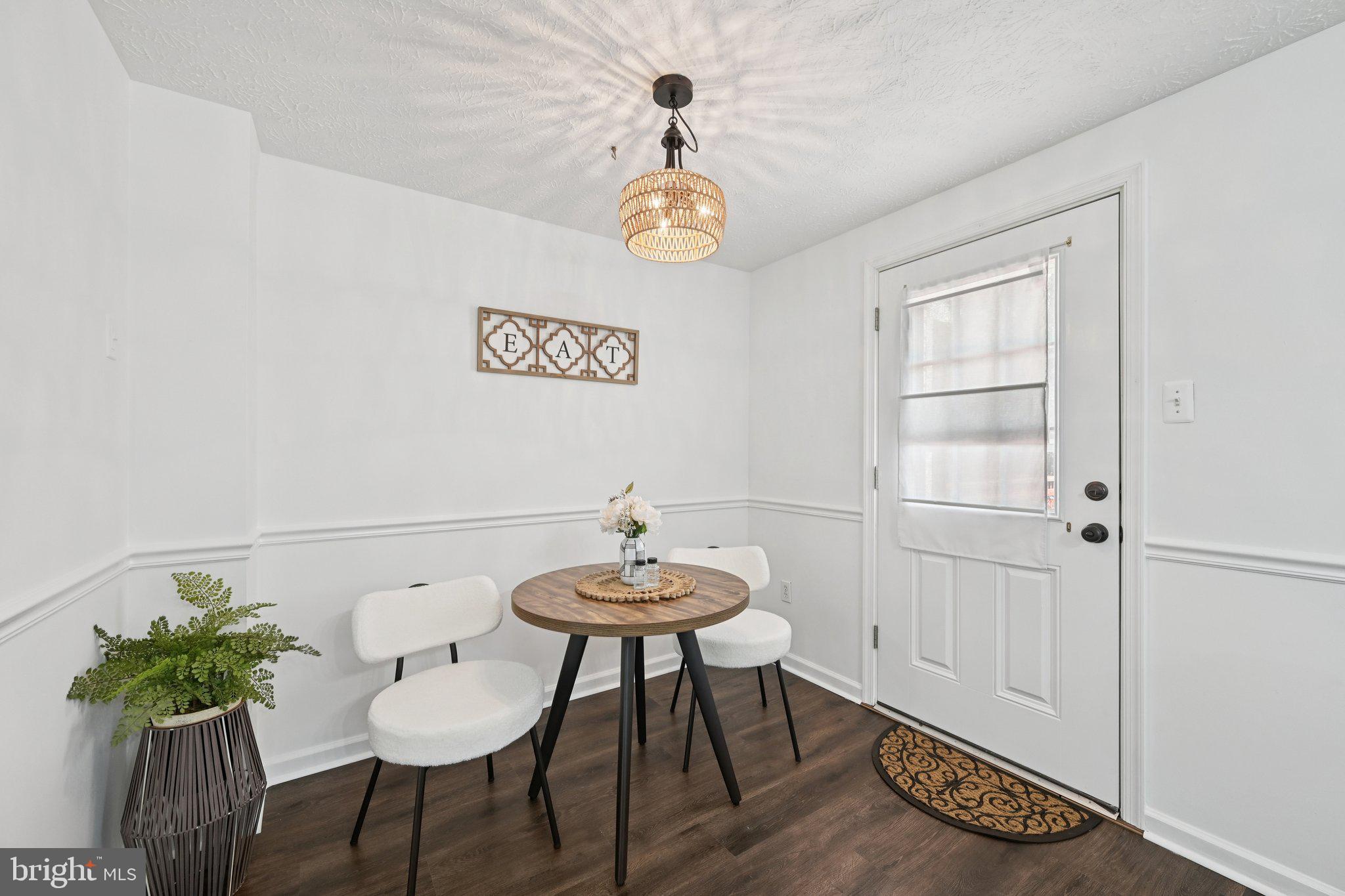 BRENTWOOD MANOR - Residential