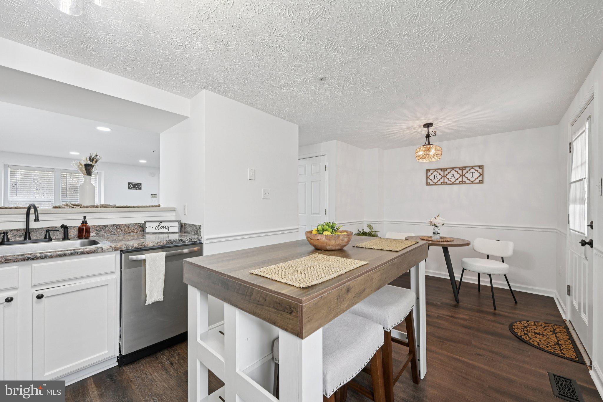 BRENTWOOD MANOR - Residential