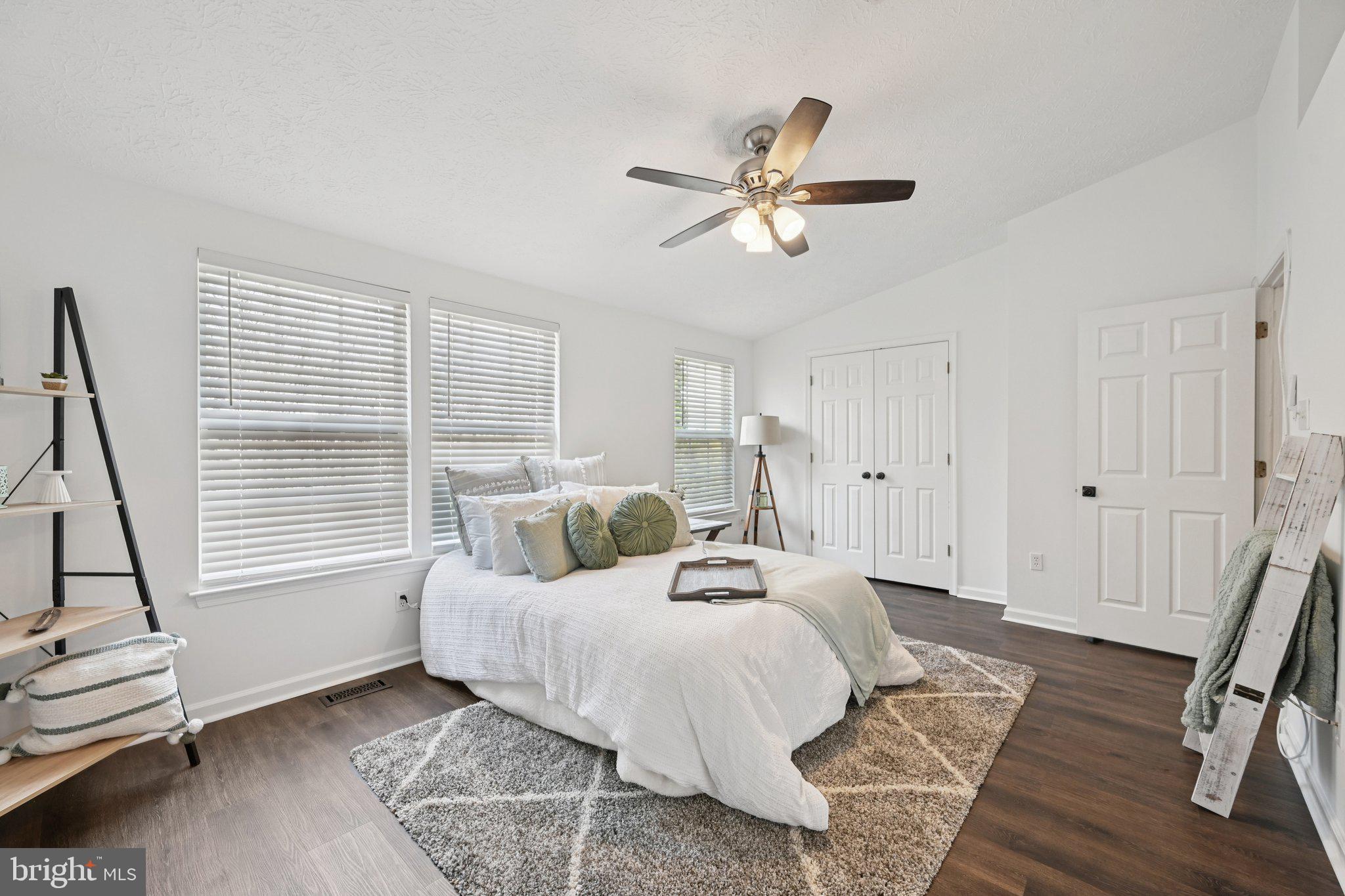 BRENTWOOD MANOR - Residential