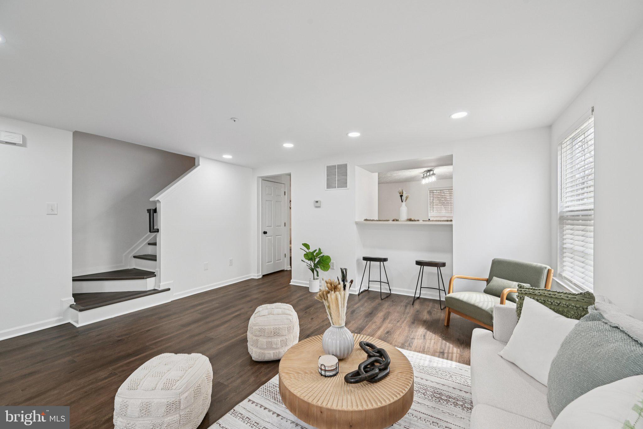 927 JESSICAS LANE 11