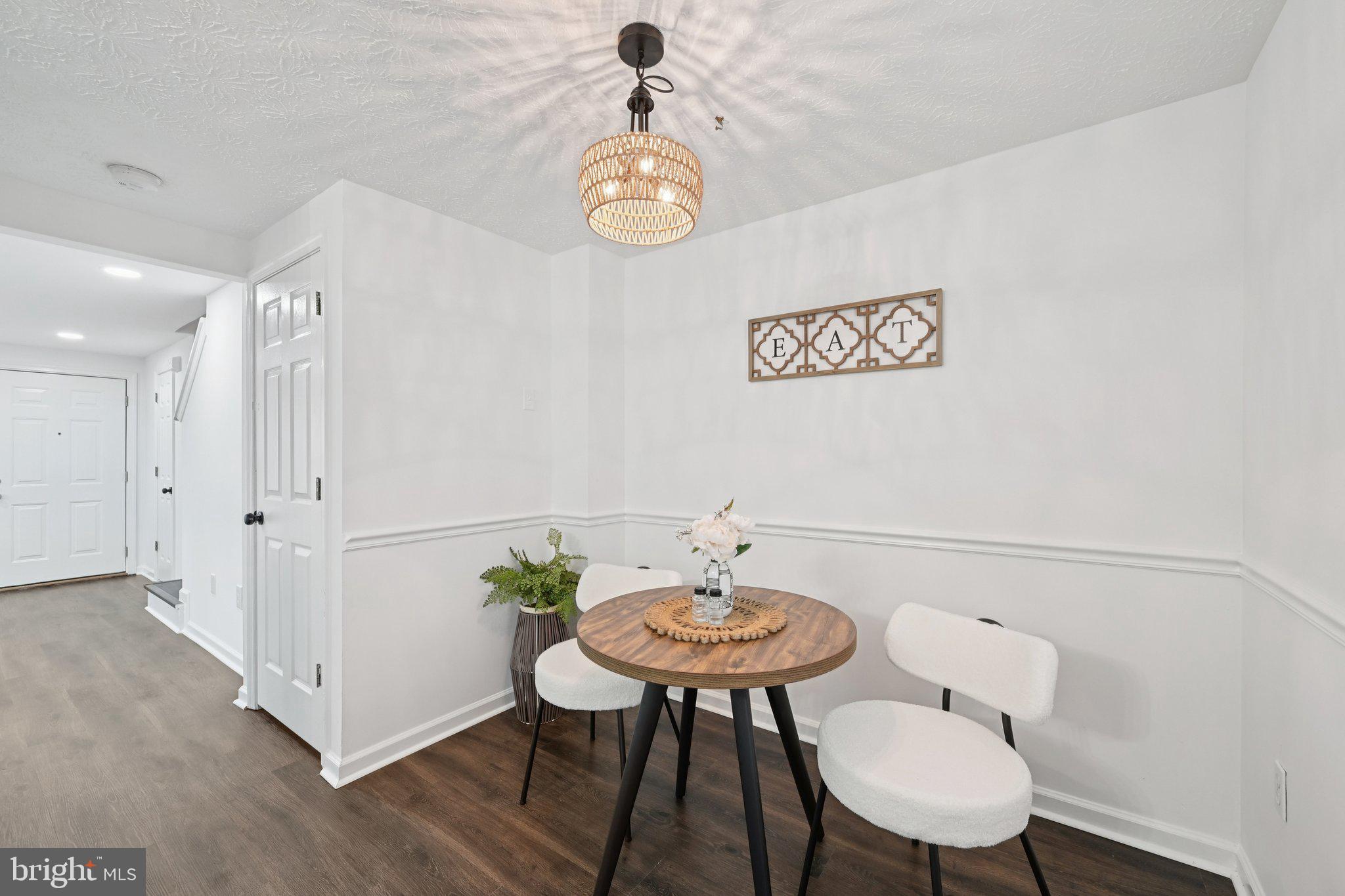 BRENTWOOD MANOR - Residential