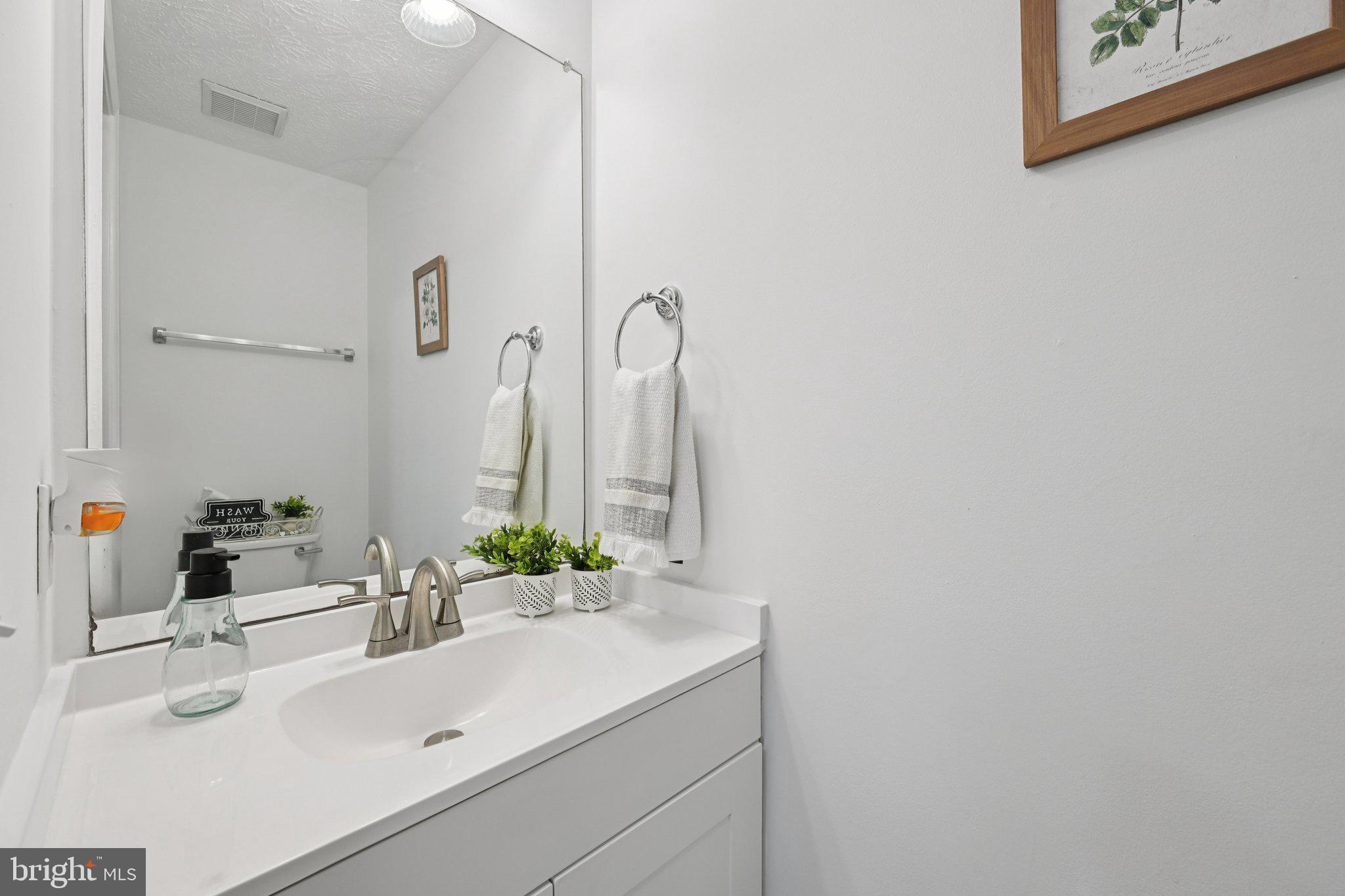 BRENTWOOD MANOR - Residential