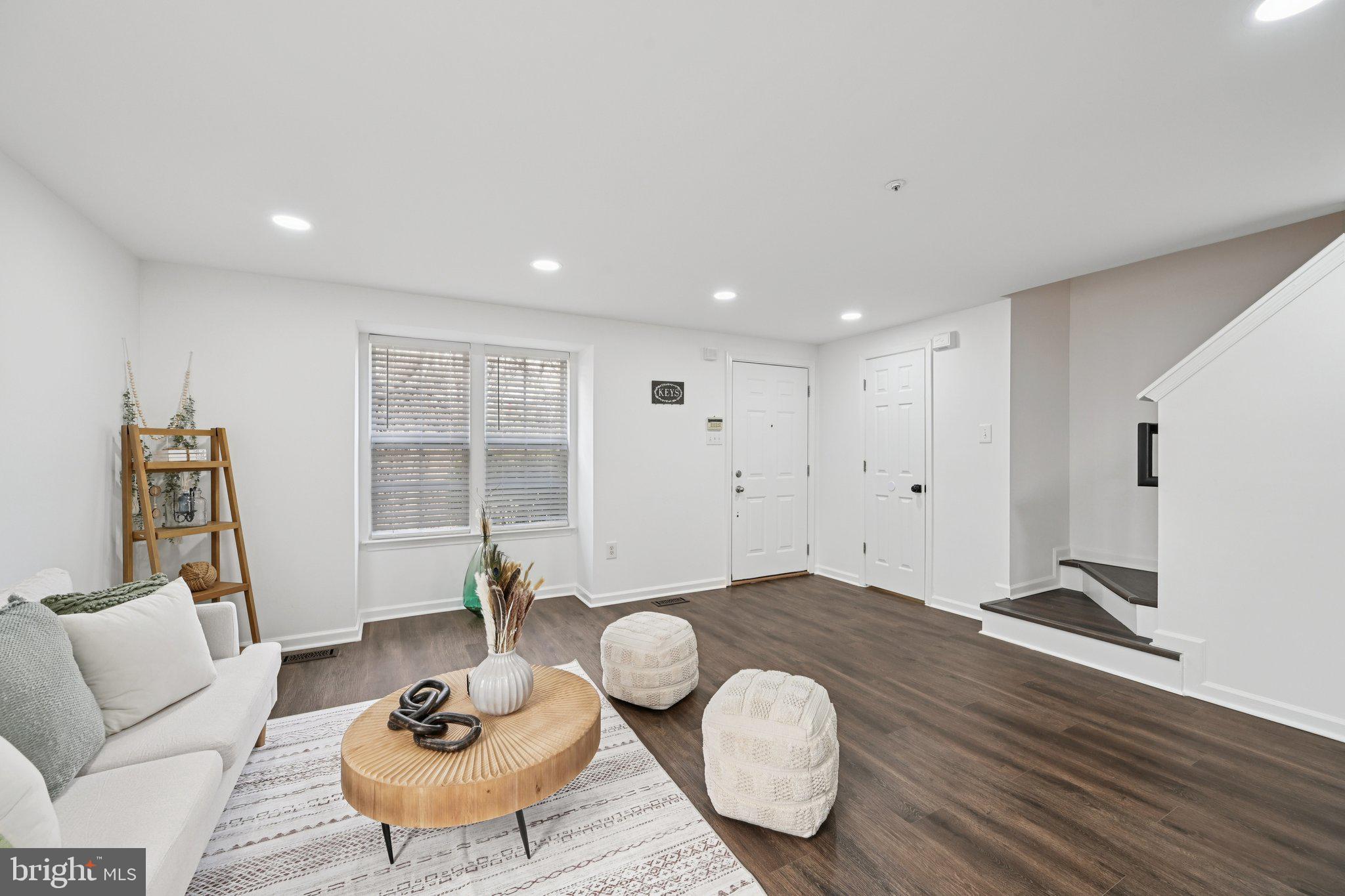 927 JESSICAS LANE 11