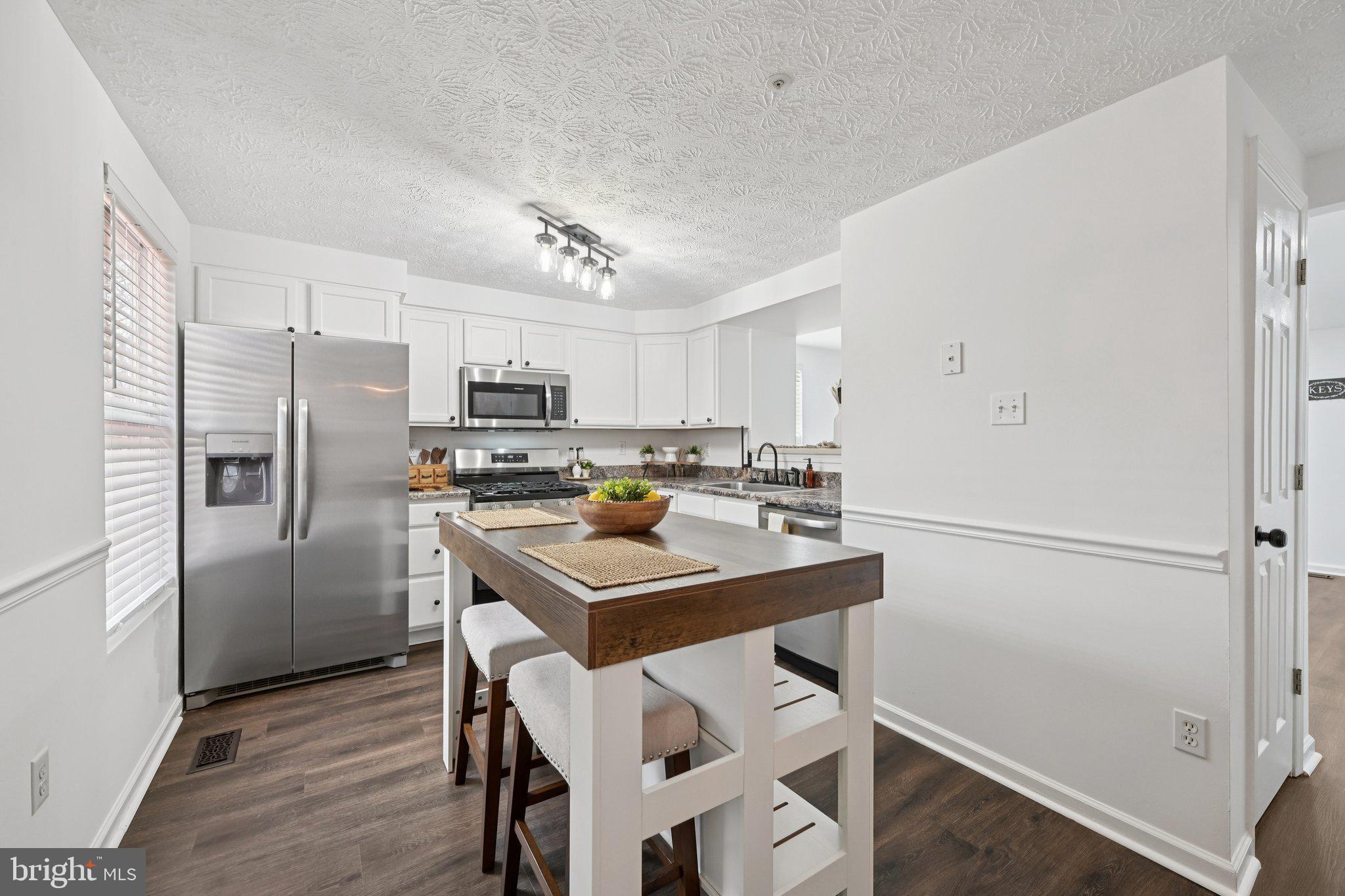 BRENTWOOD MANOR - Residential