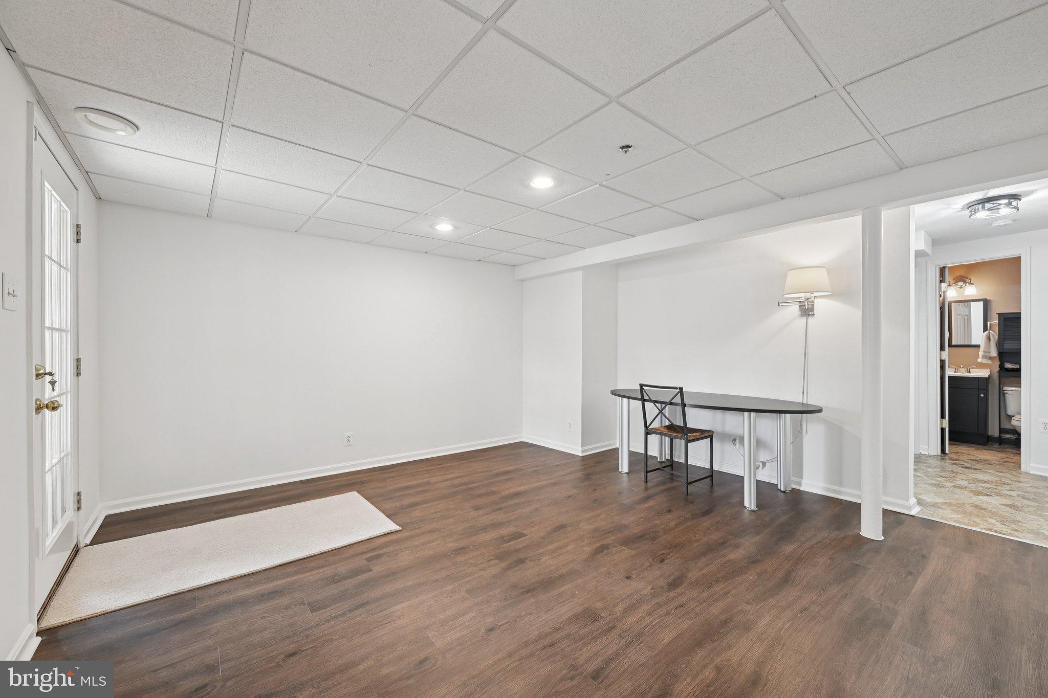 BRENTWOOD MANOR - Residential