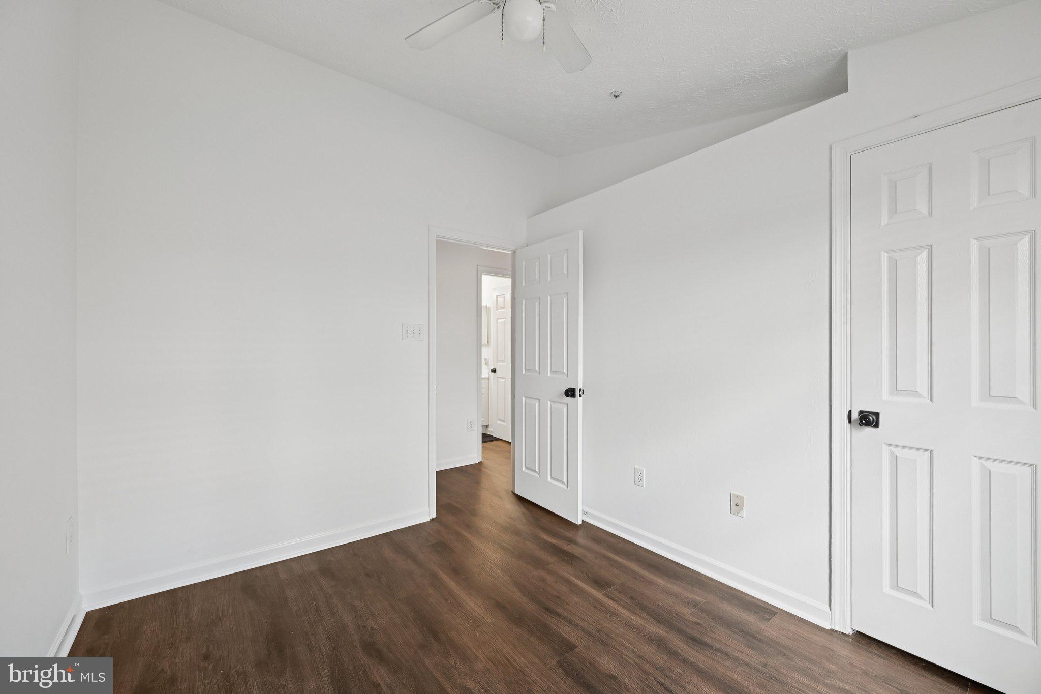 BRENTWOOD MANOR - Residential