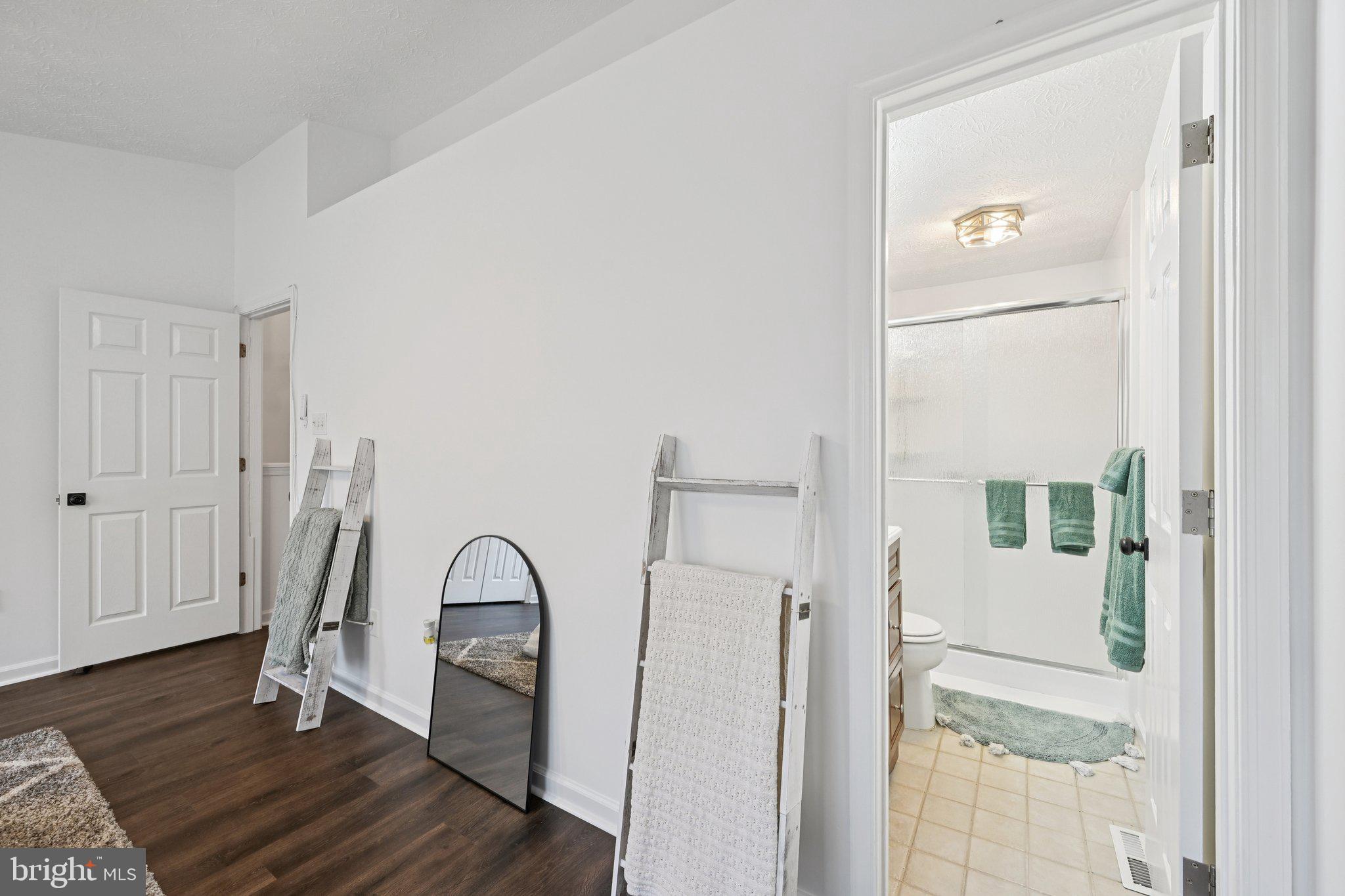 BRENTWOOD MANOR - Residential