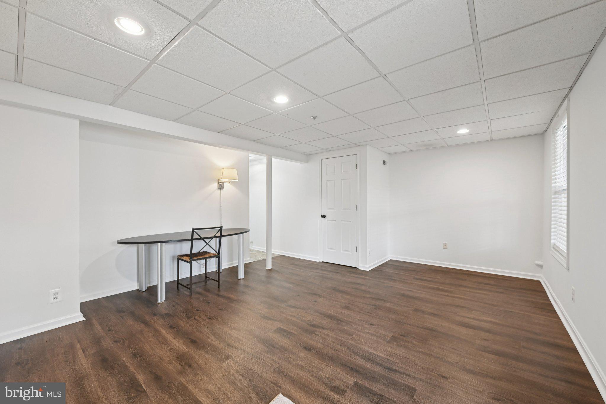 BRENTWOOD MANOR - Residential