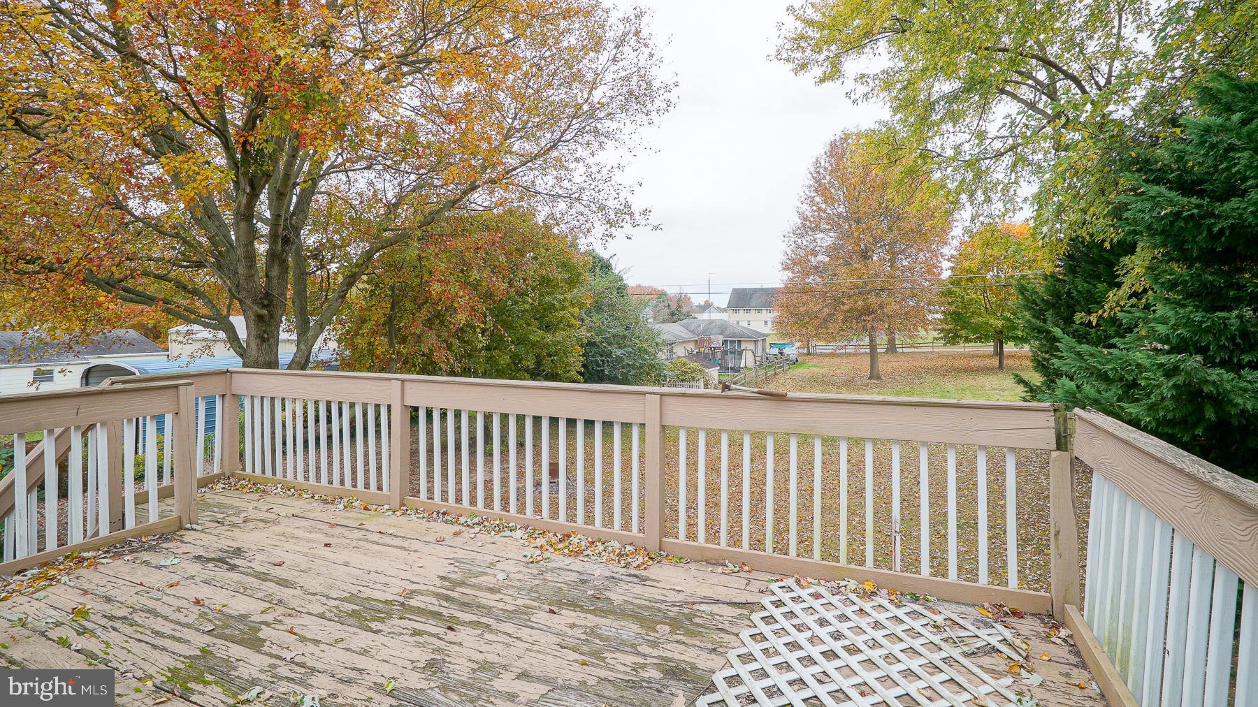 WEST VIEW SHORES - Residential