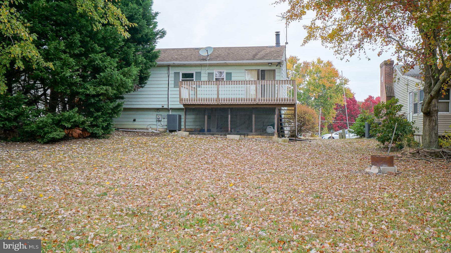 WEST VIEW SHORES - Residential