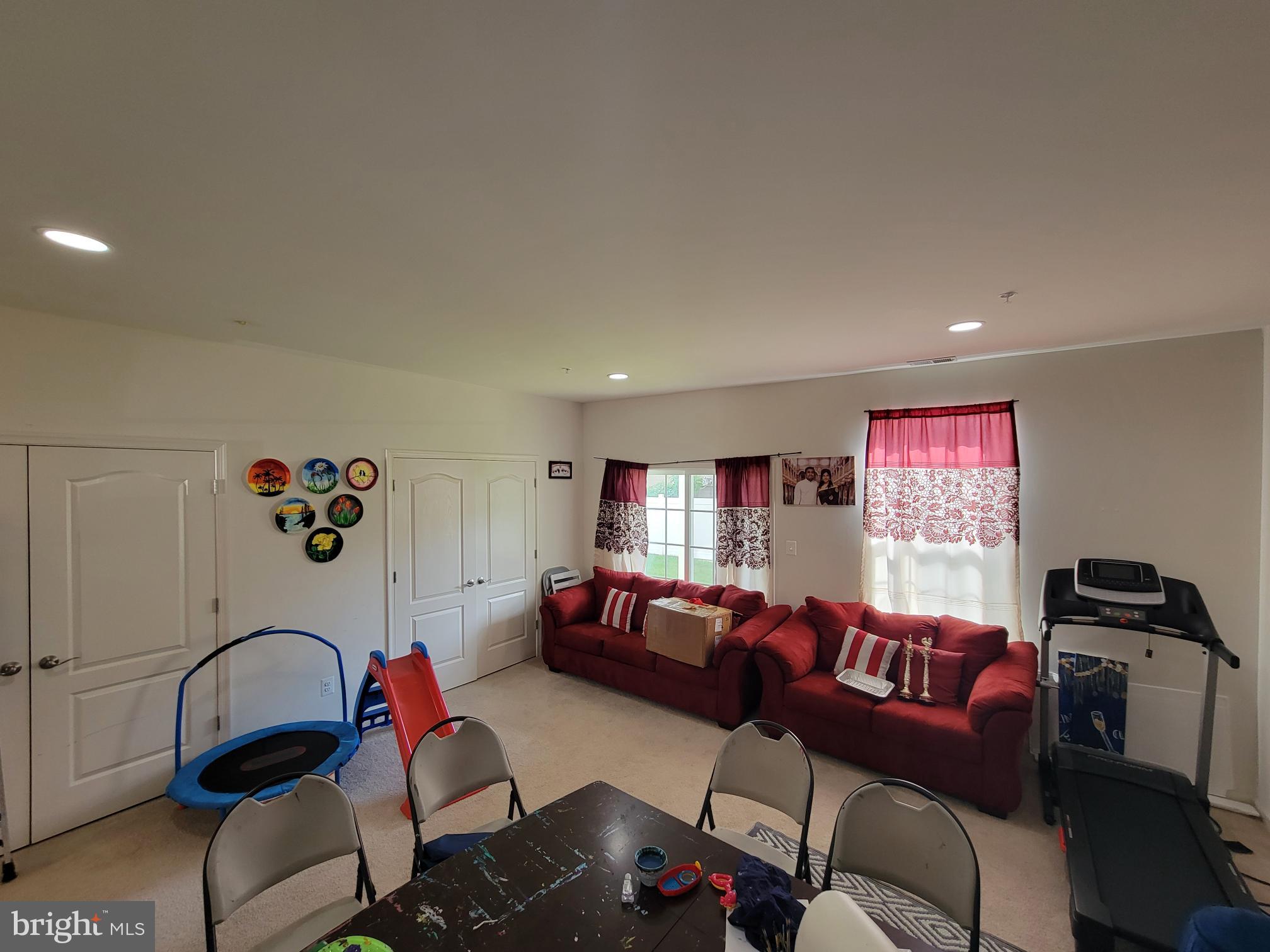 MORRIS PLACE - Residential Lease