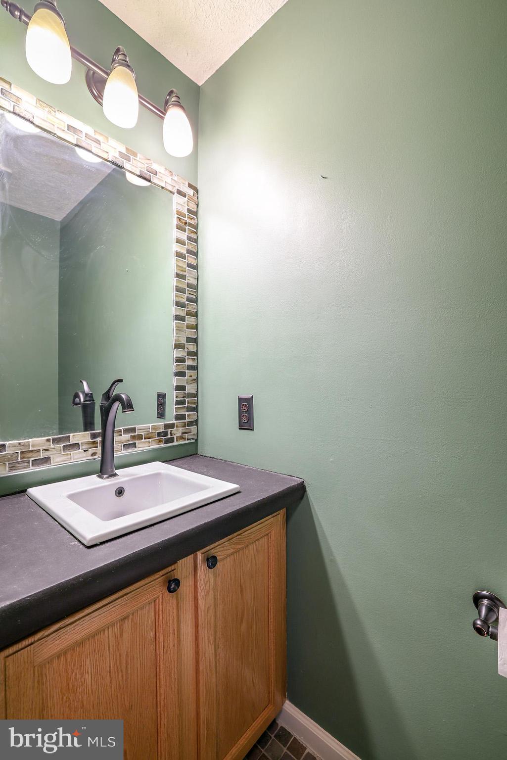 NOTTINGHAM VILLAGE - Residential