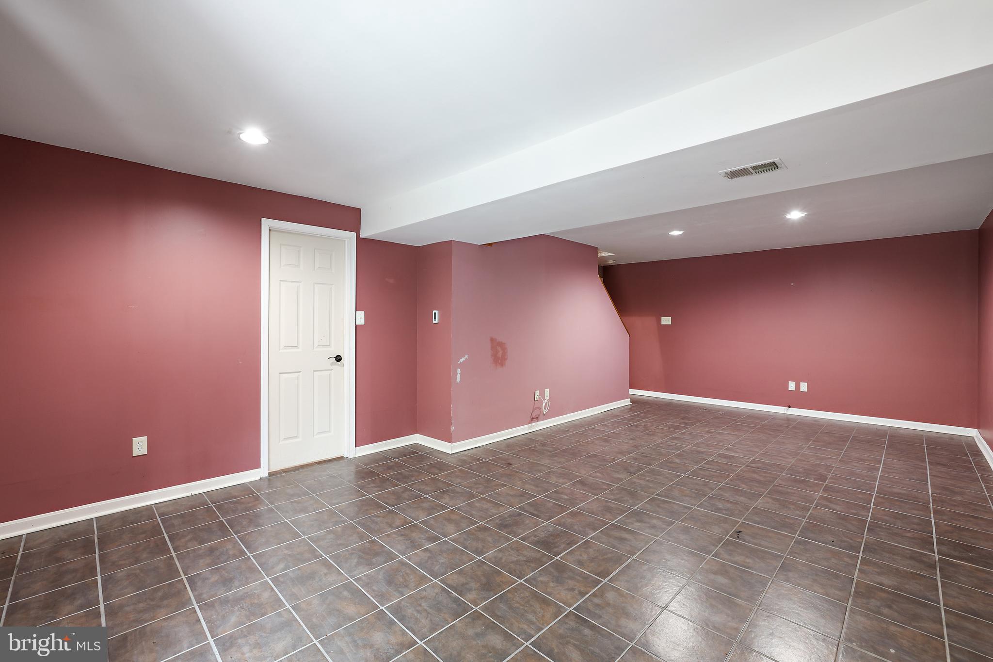 NOTTINGHAM VILLAGE - Residential