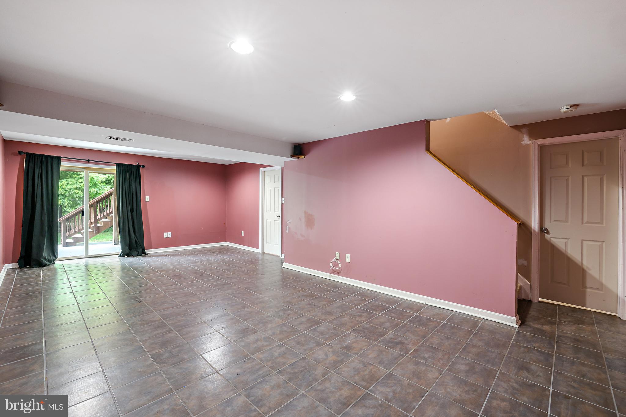 NOTTINGHAM VILLAGE - Residential