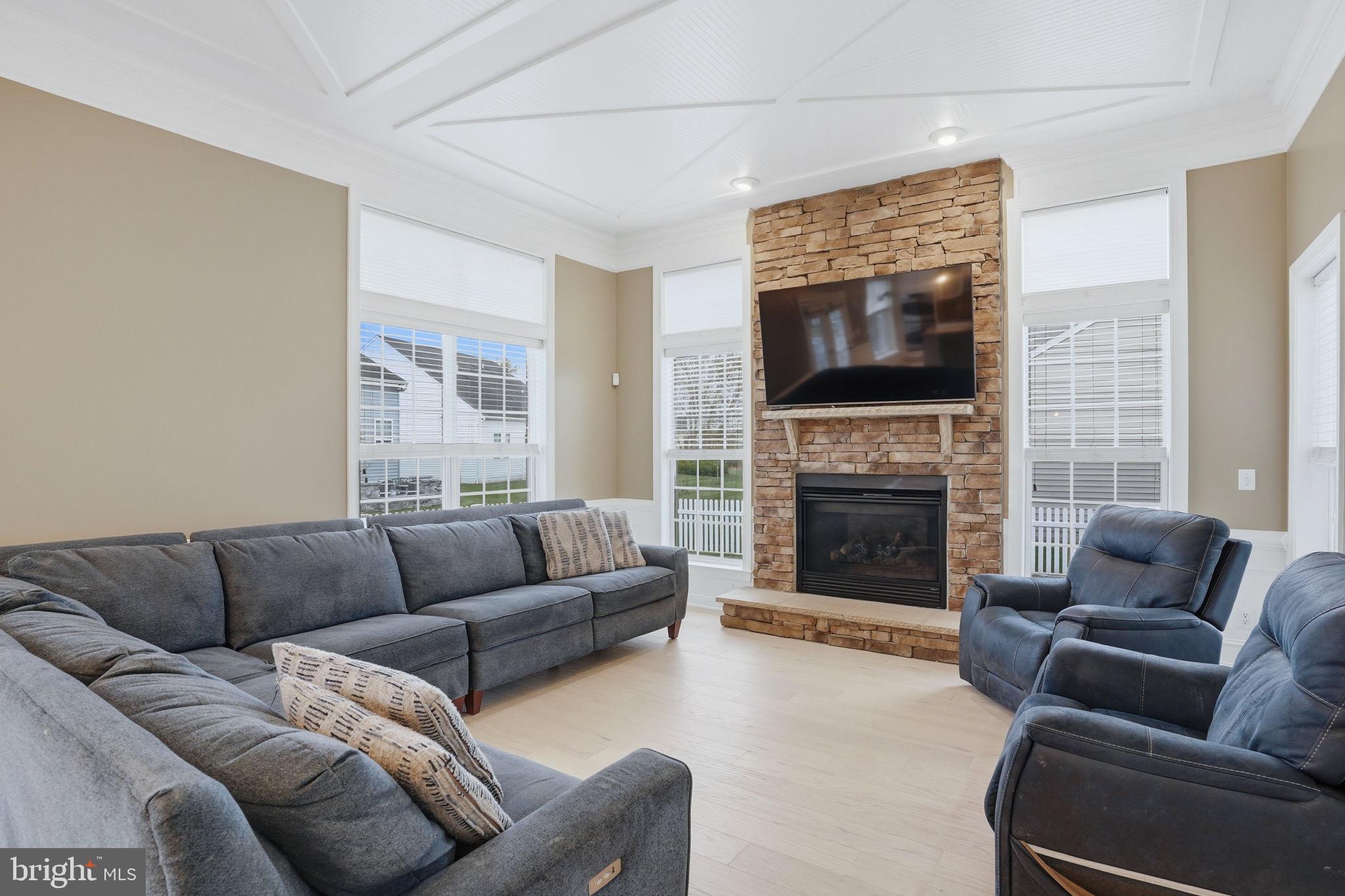 VINCENT OVERLOOK - Residential