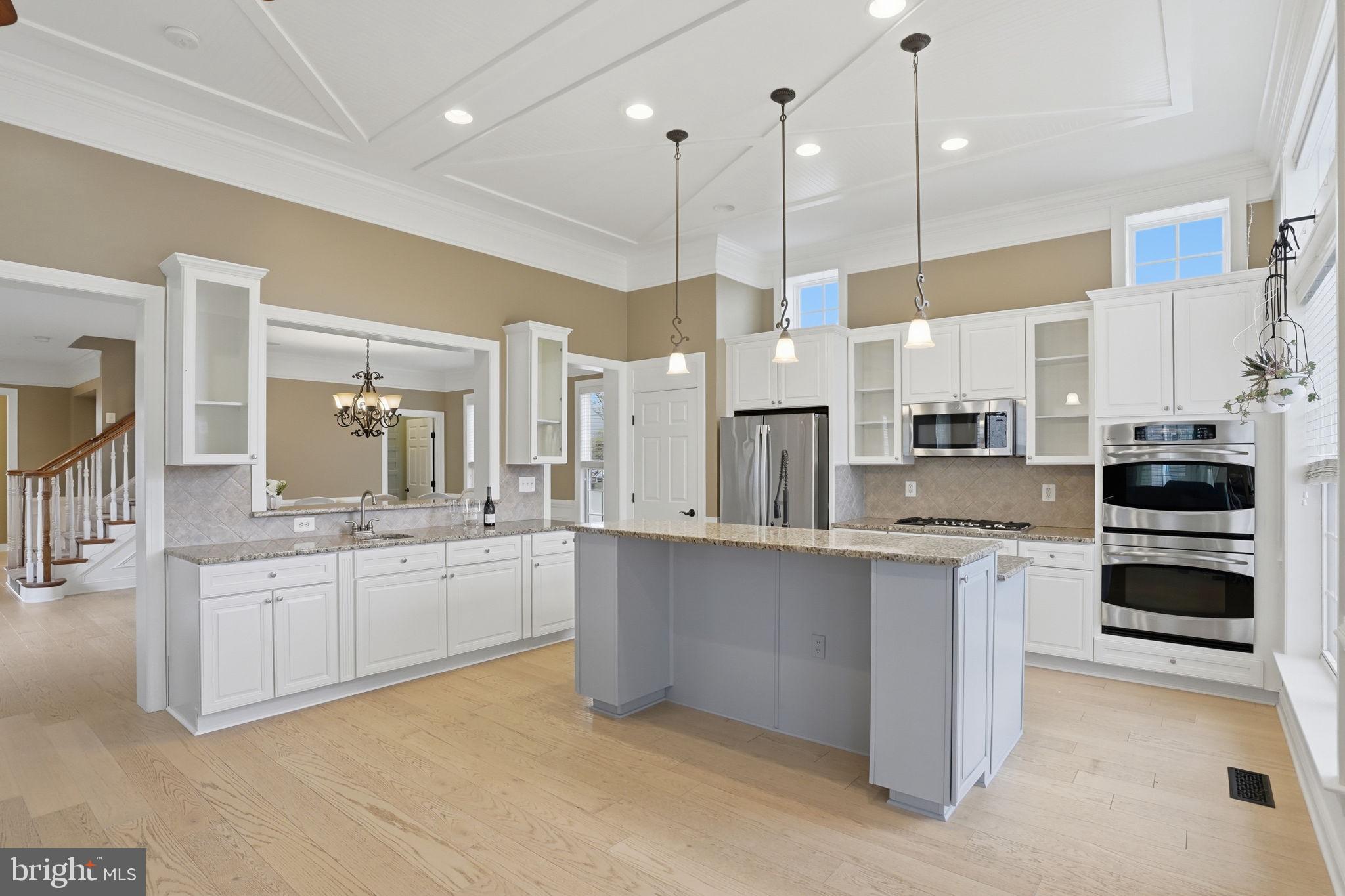 VINCENT OVERLOOK - Residential