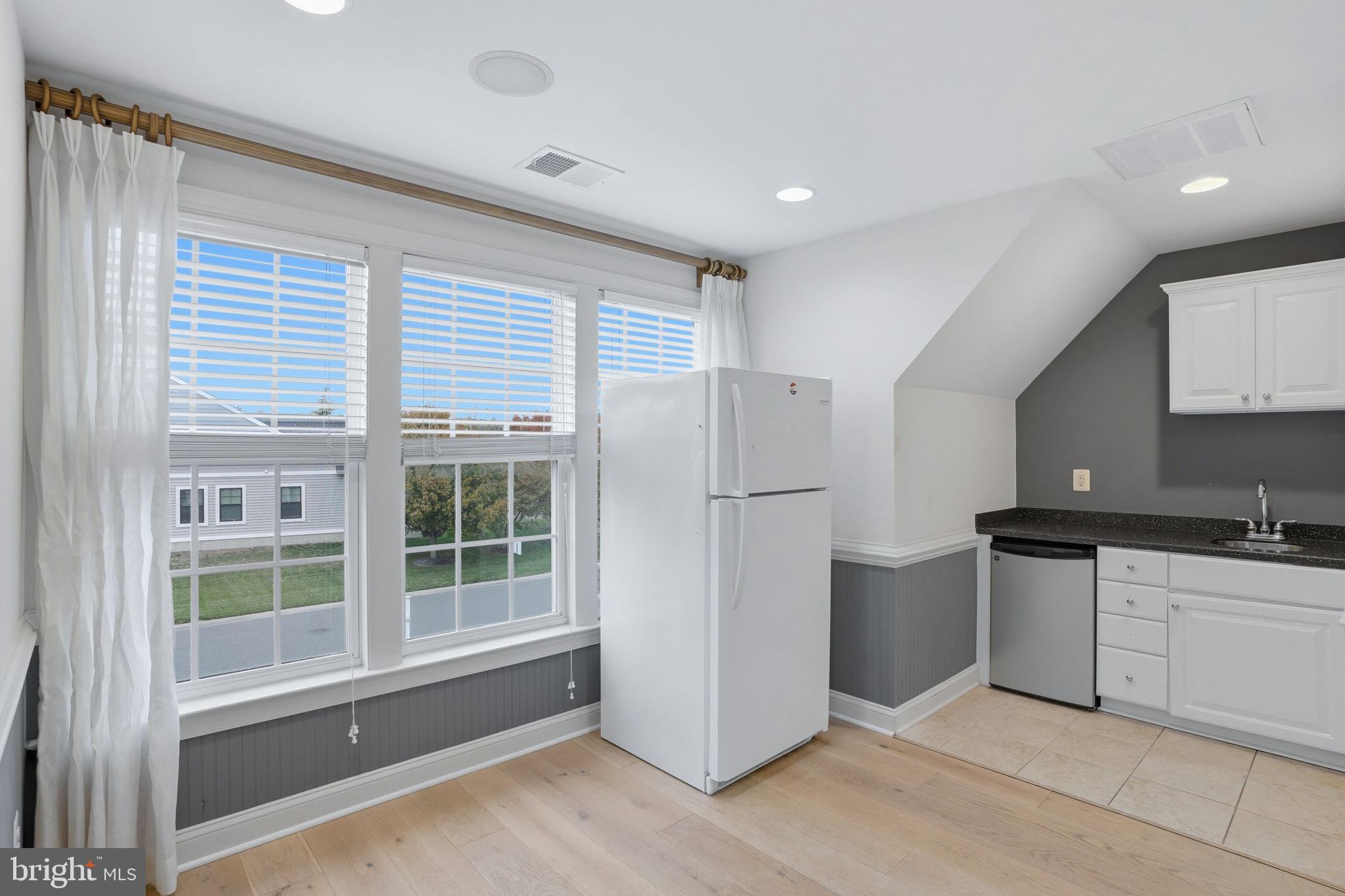 VINCENT OVERLOOK - Residential