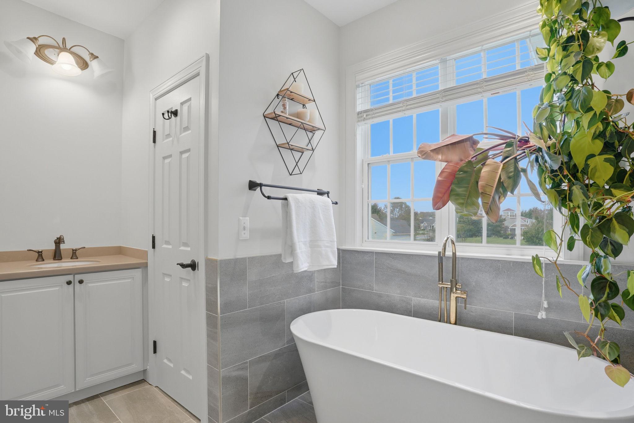 VINCENT OVERLOOK - Residential