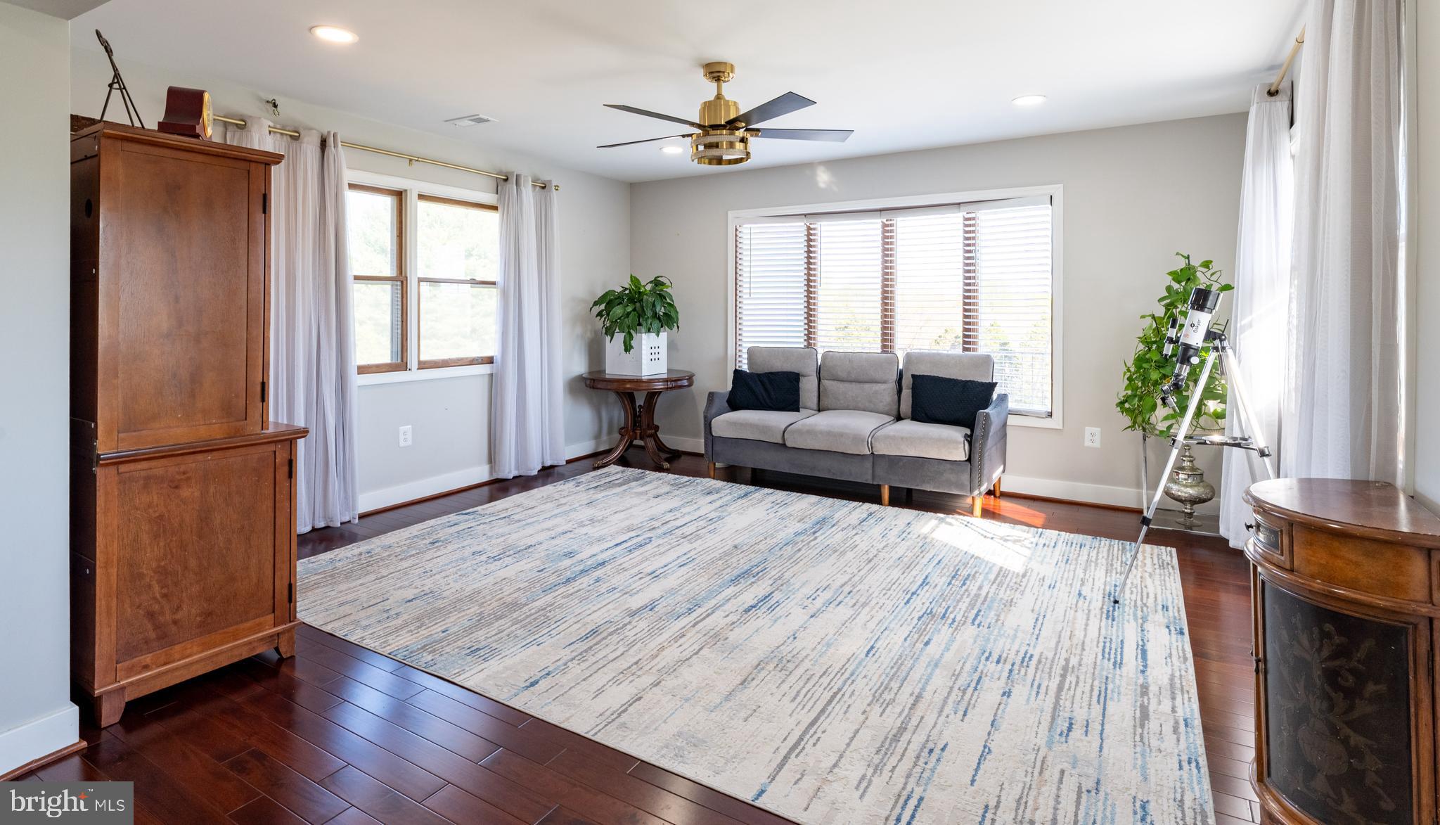 DARNESTOWN KNOLLS - Residential