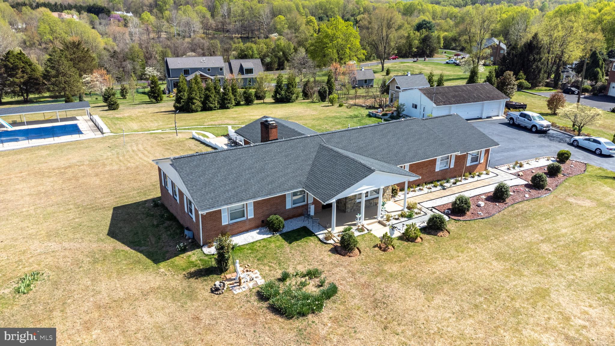 DARNESTOWN KNOLLS - Residential