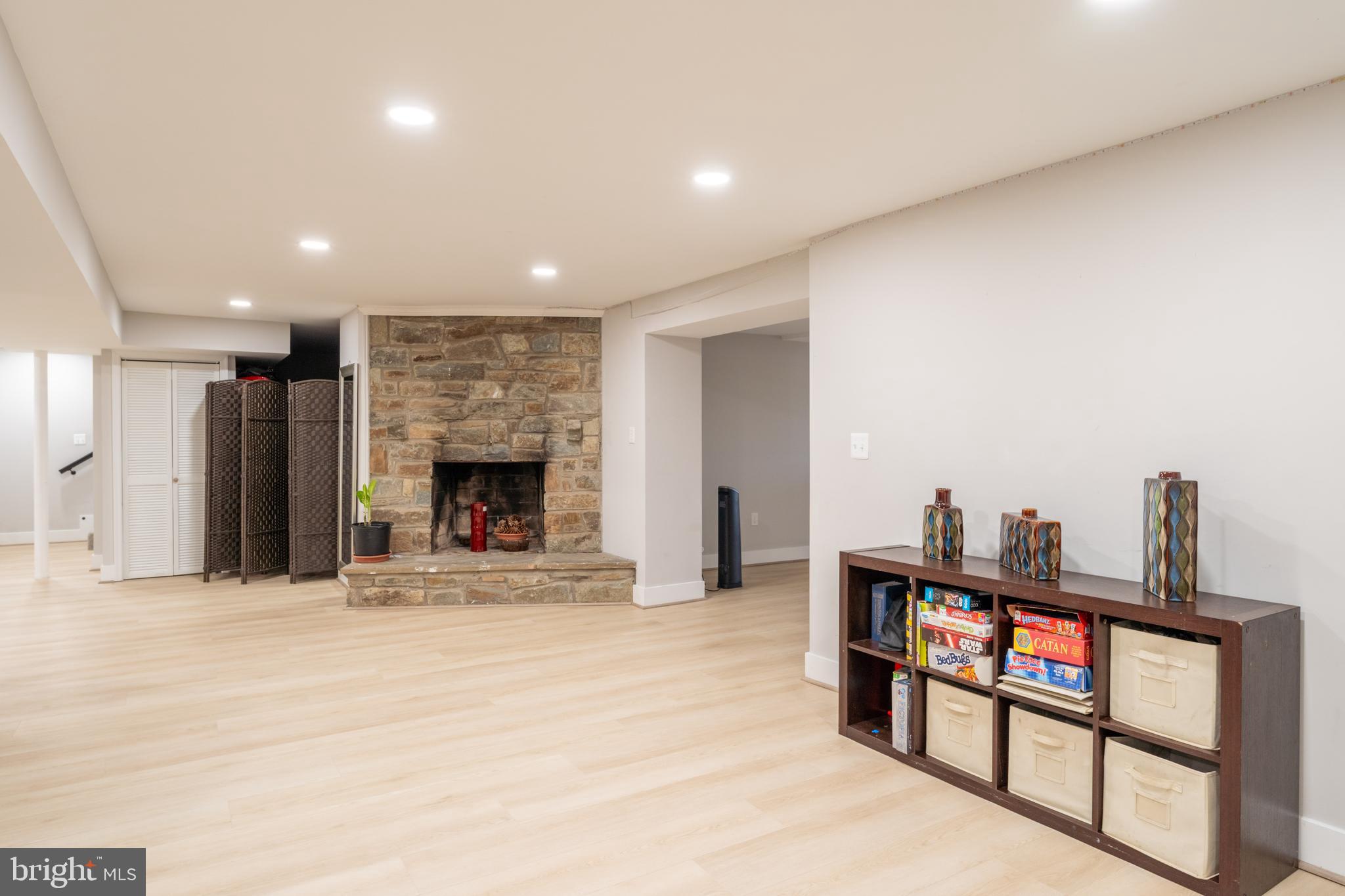 DARNESTOWN KNOLLS - Residential