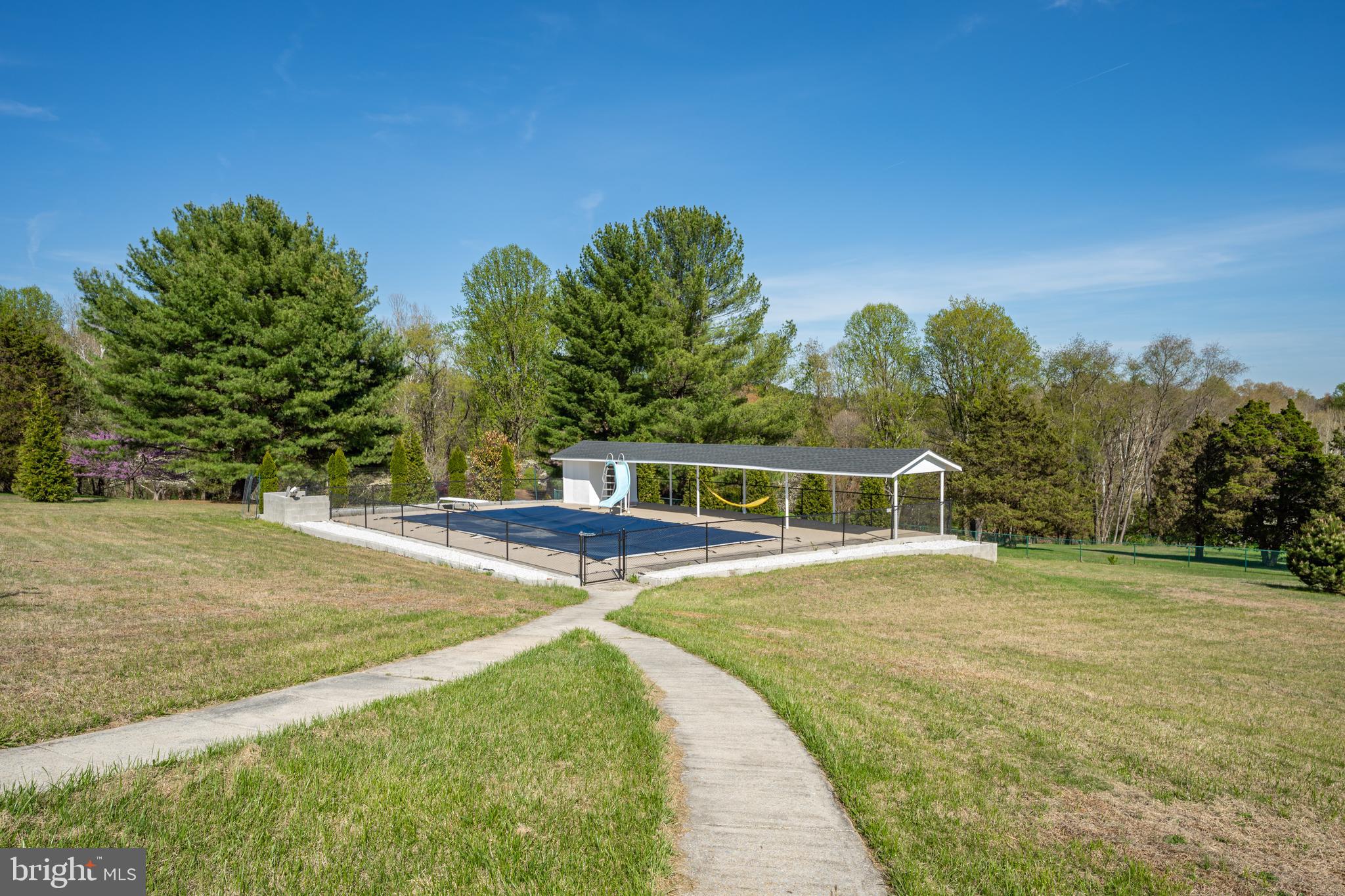 DARNESTOWN KNOLLS - Residential