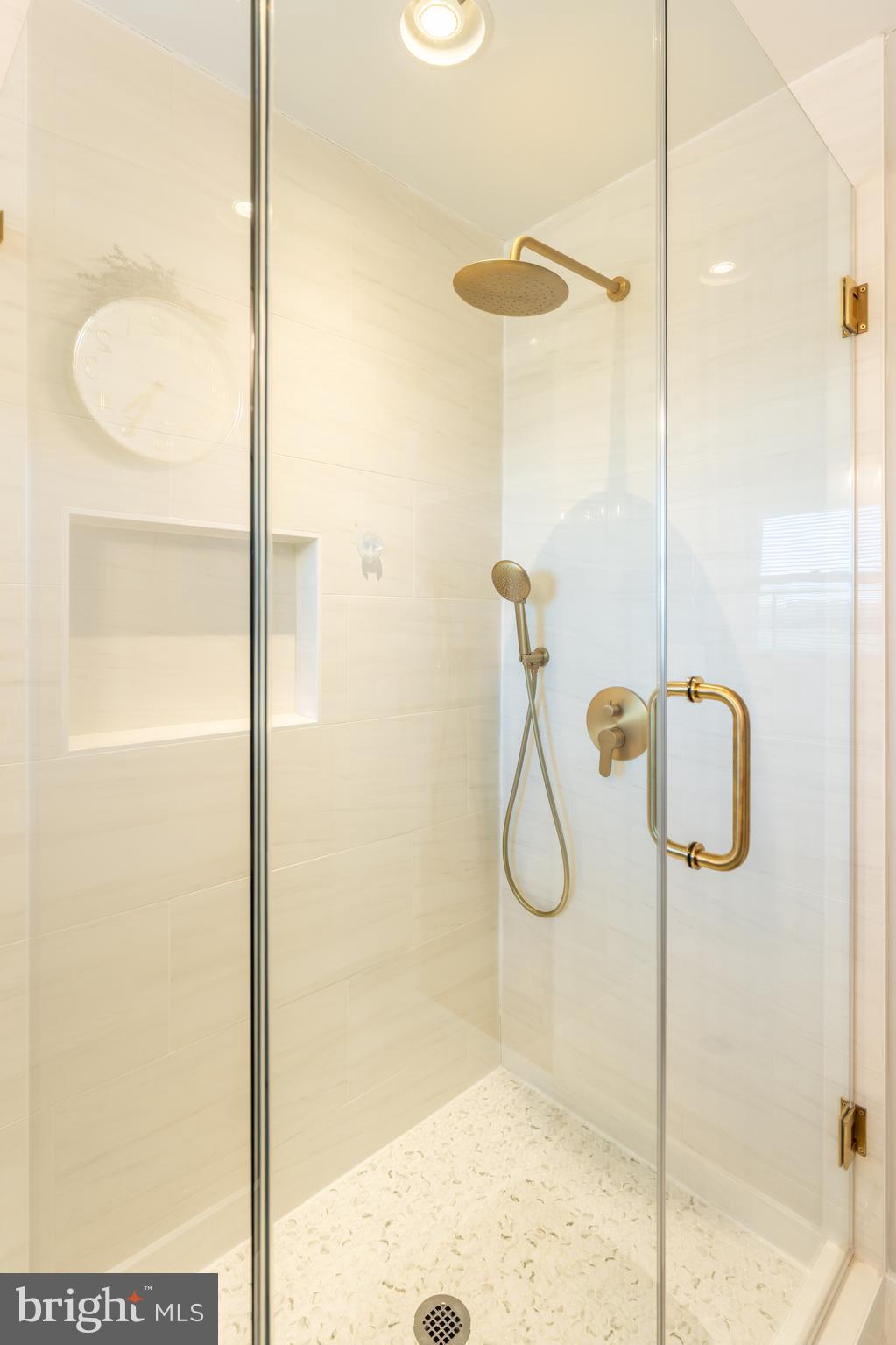 DARNESTOWN KNOLLS - Residential