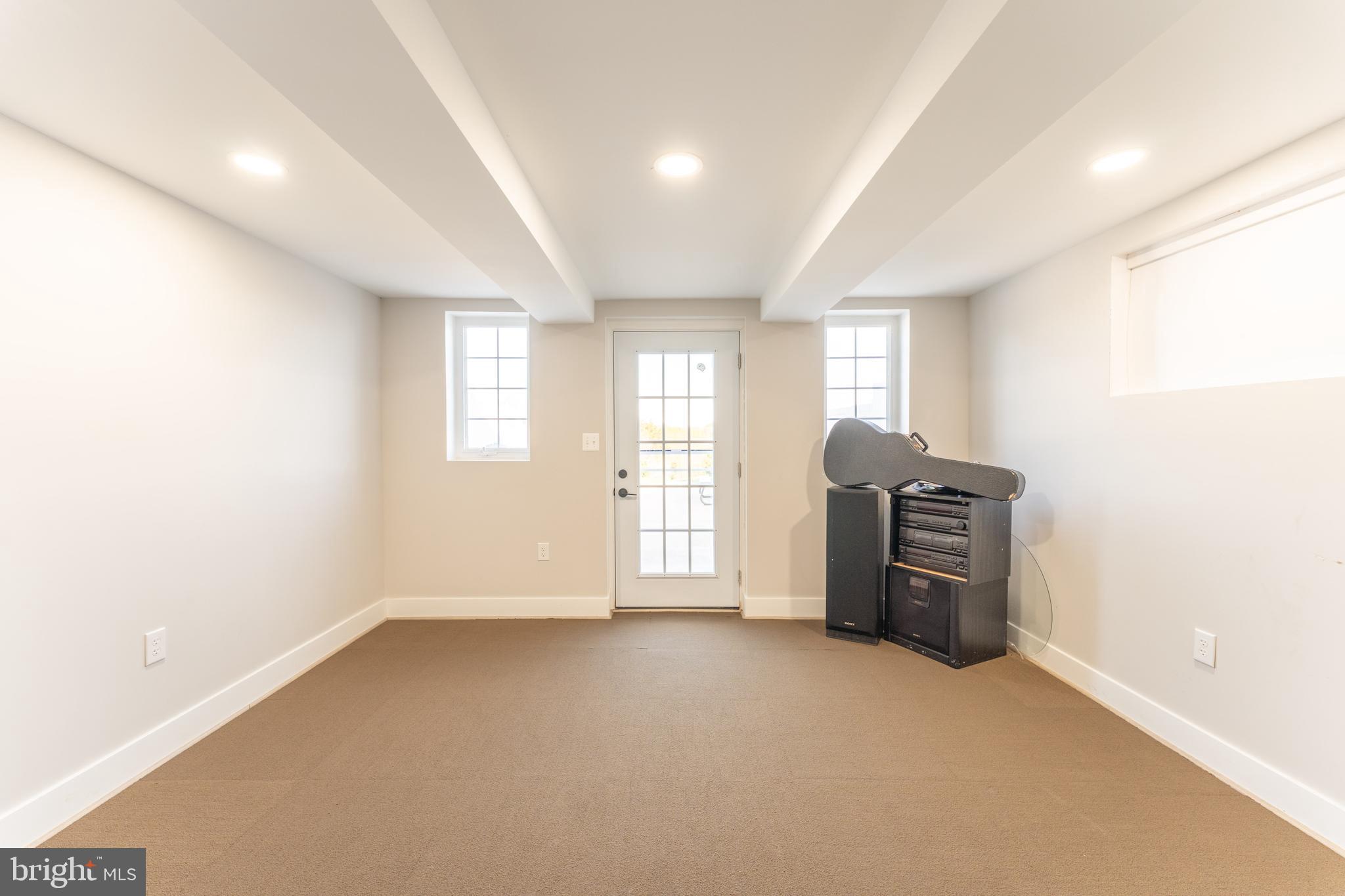 DARNESTOWN KNOLLS - Residential