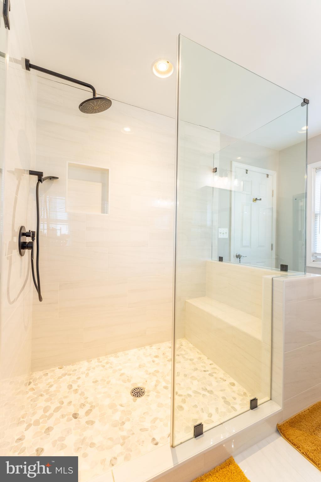 DARNESTOWN KNOLLS - Residential