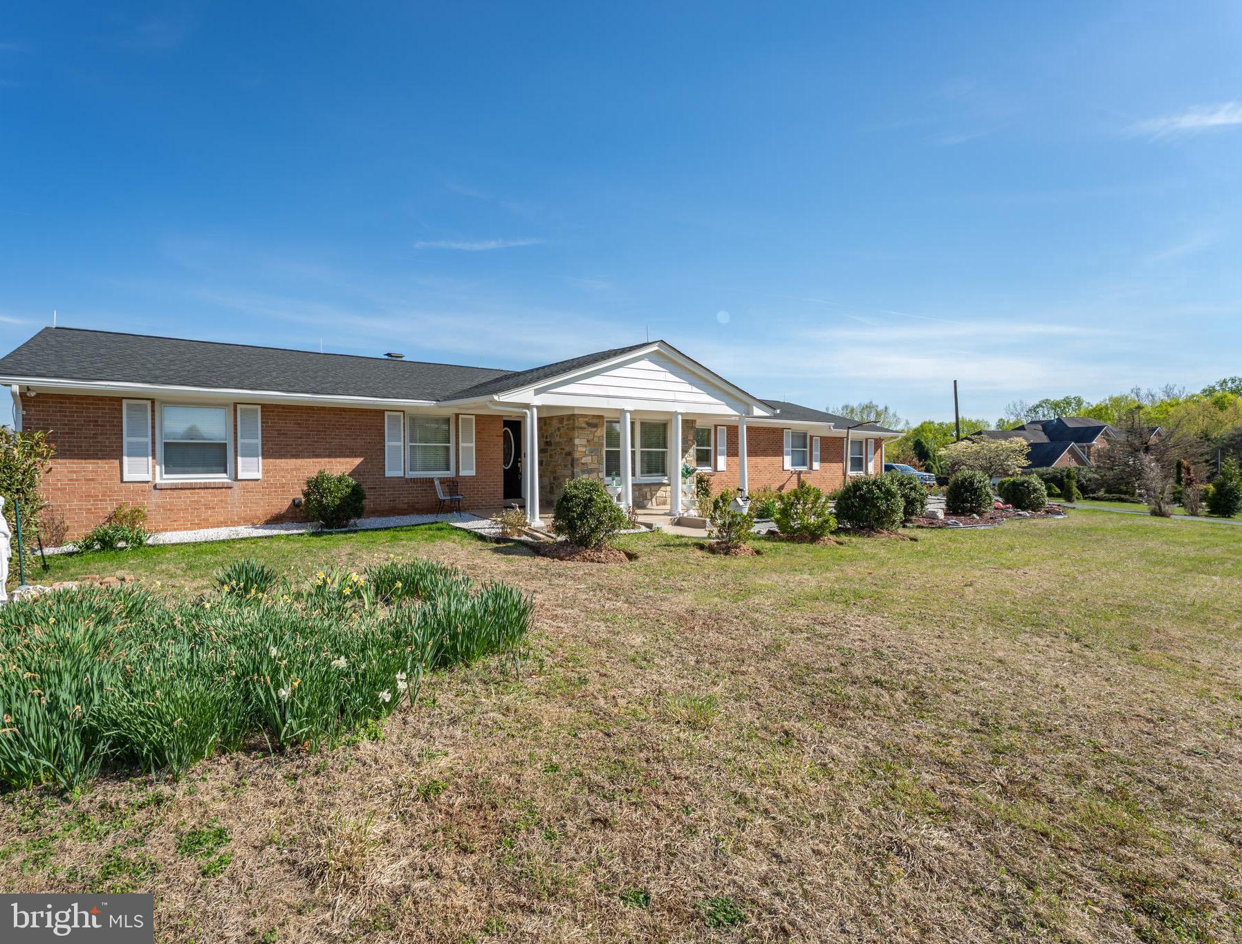 DARNESTOWN KNOLLS - Residential