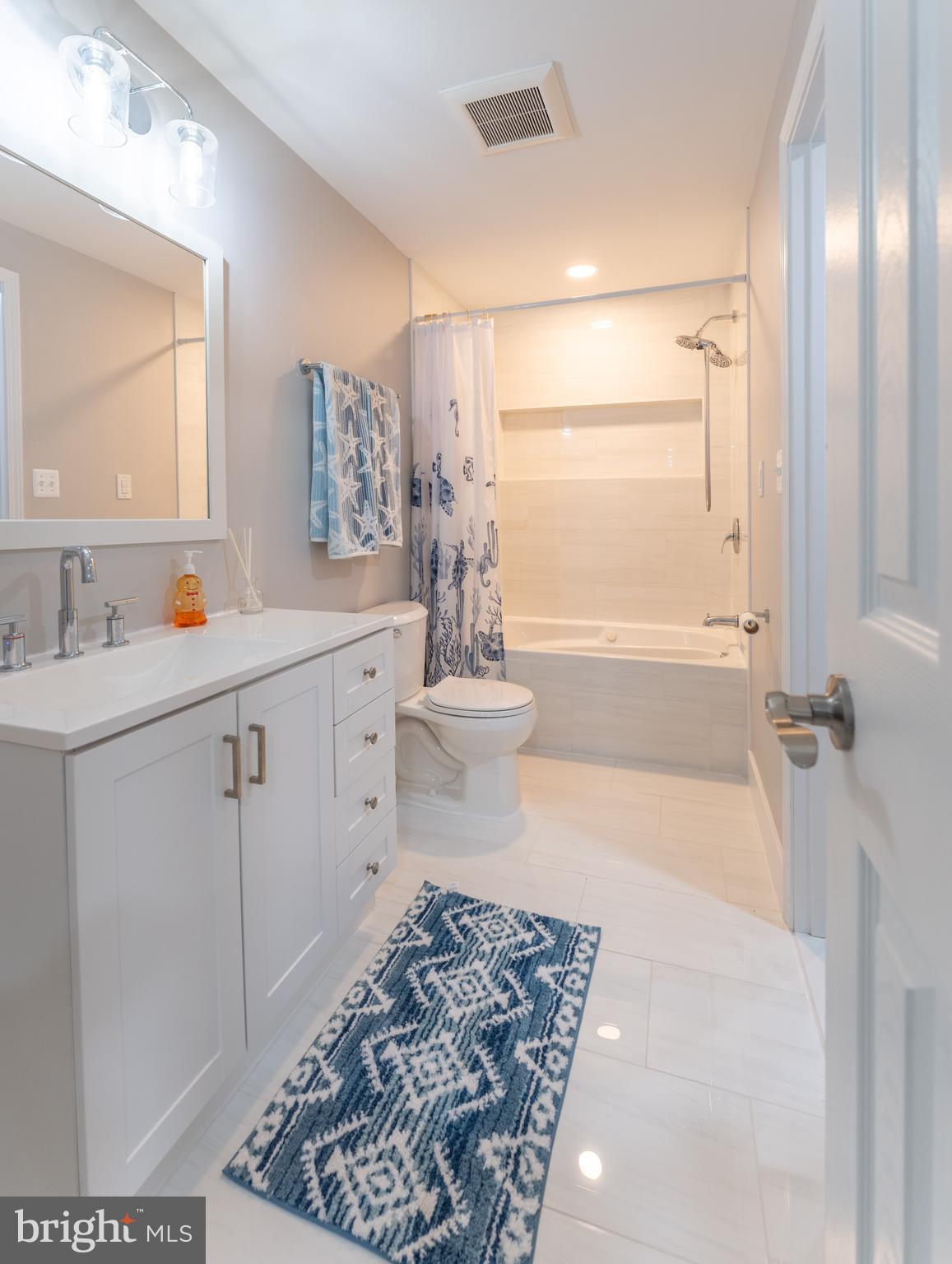 DARNESTOWN KNOLLS - Residential