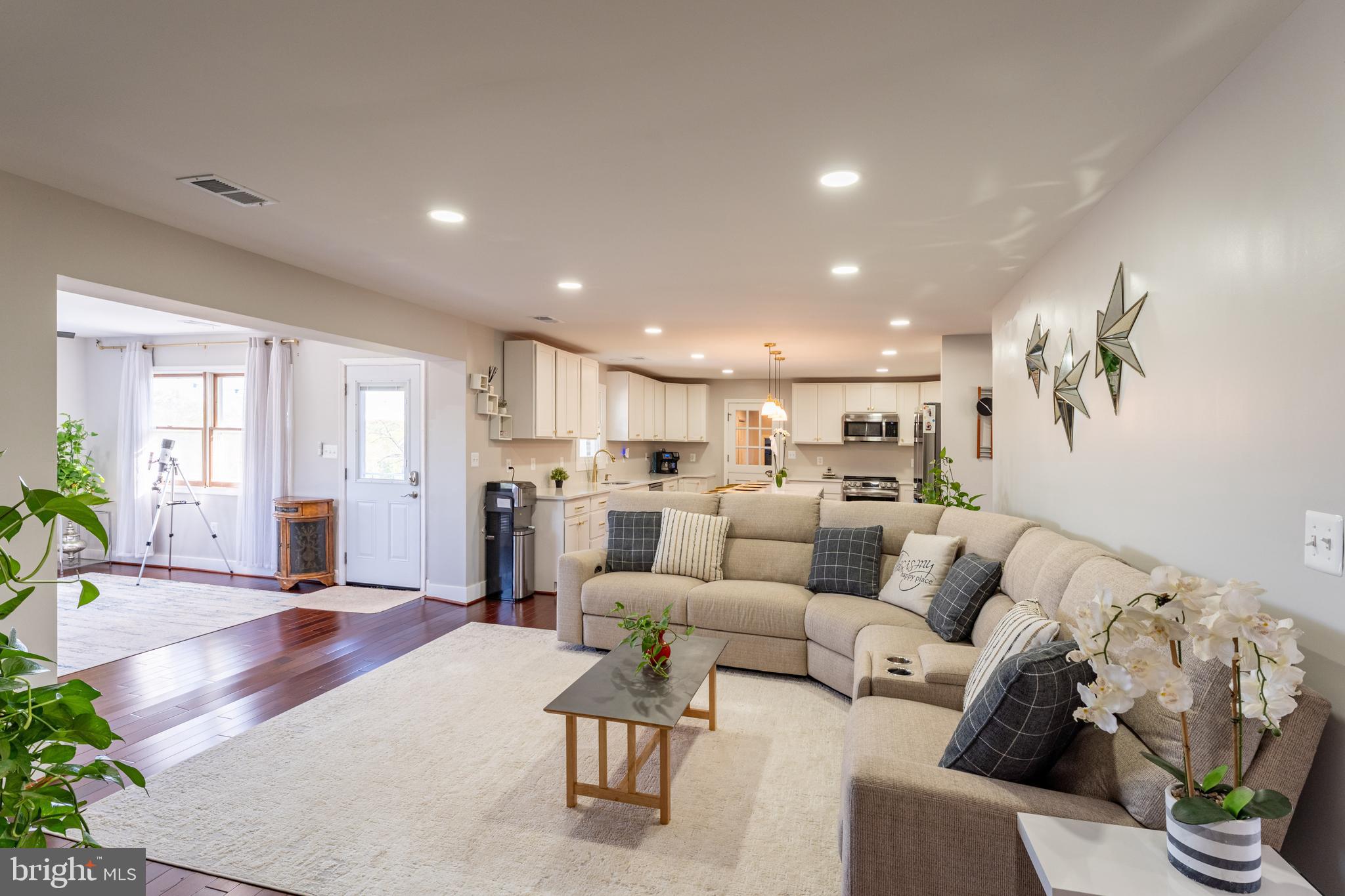 DARNESTOWN KNOLLS - Residential