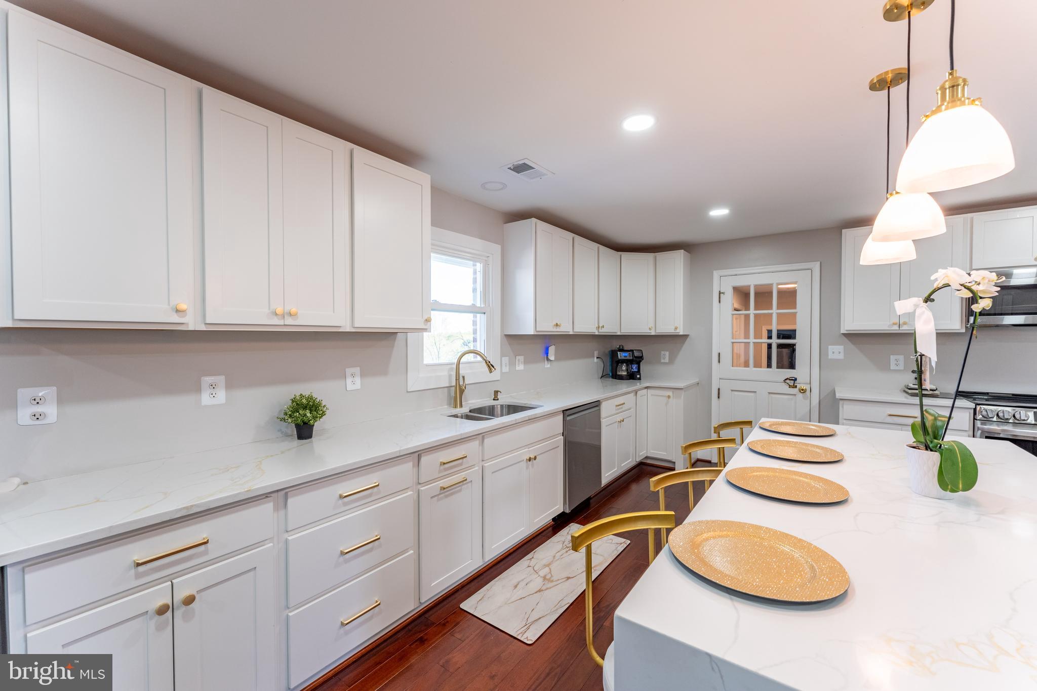 DARNESTOWN KNOLLS - Residential