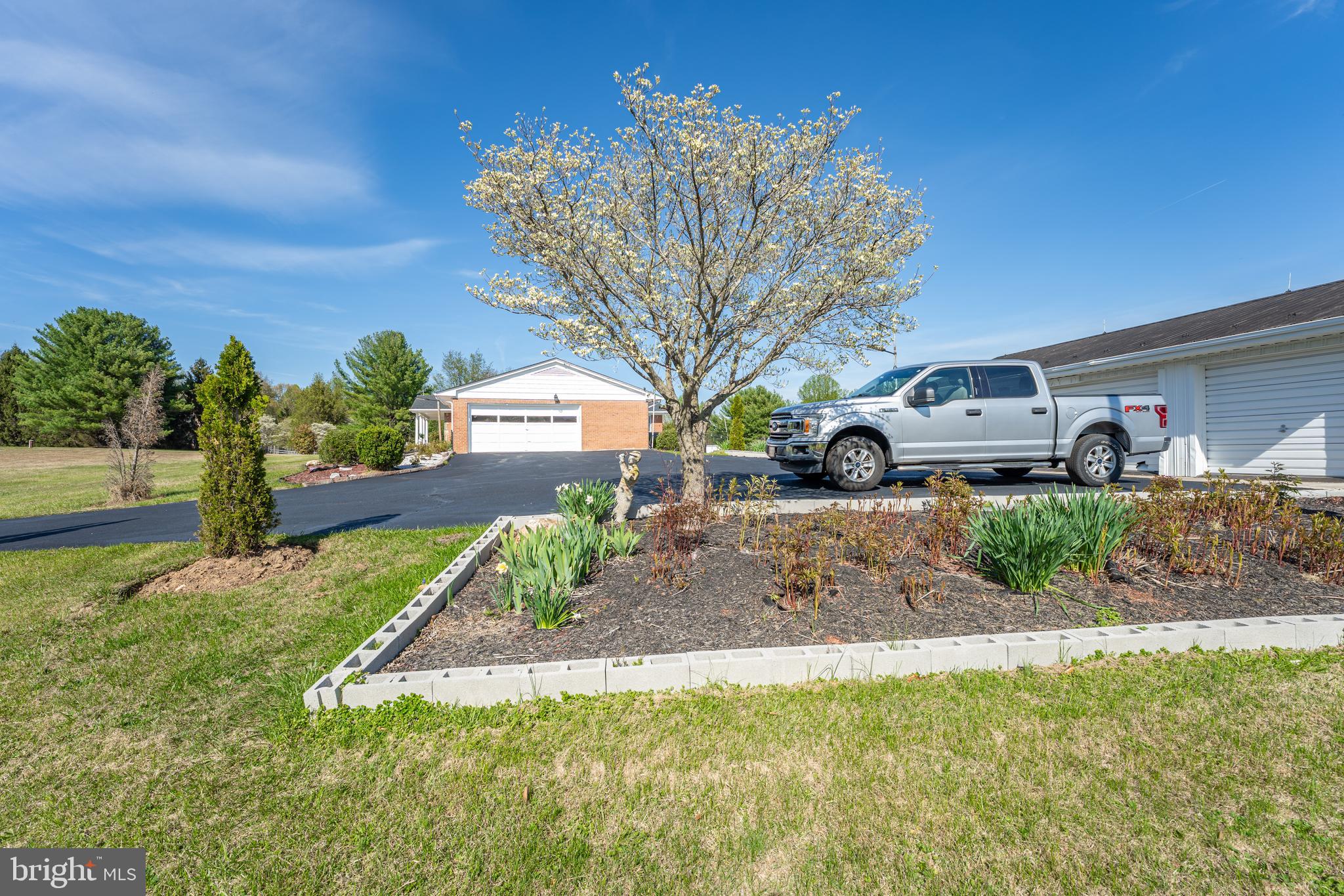 DARNESTOWN KNOLLS - Residential