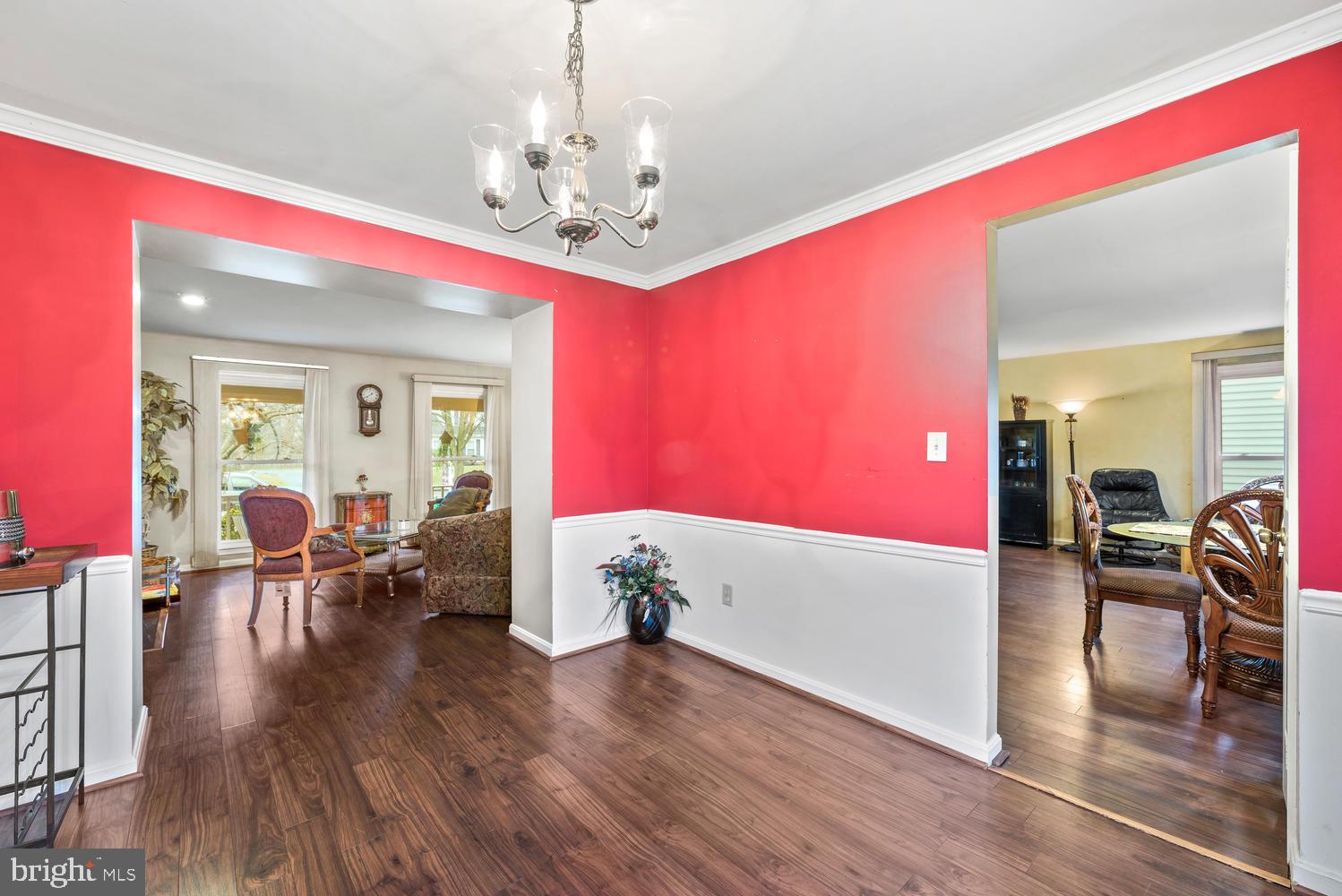 WILLIAMSBURG VILLAGE - Residential